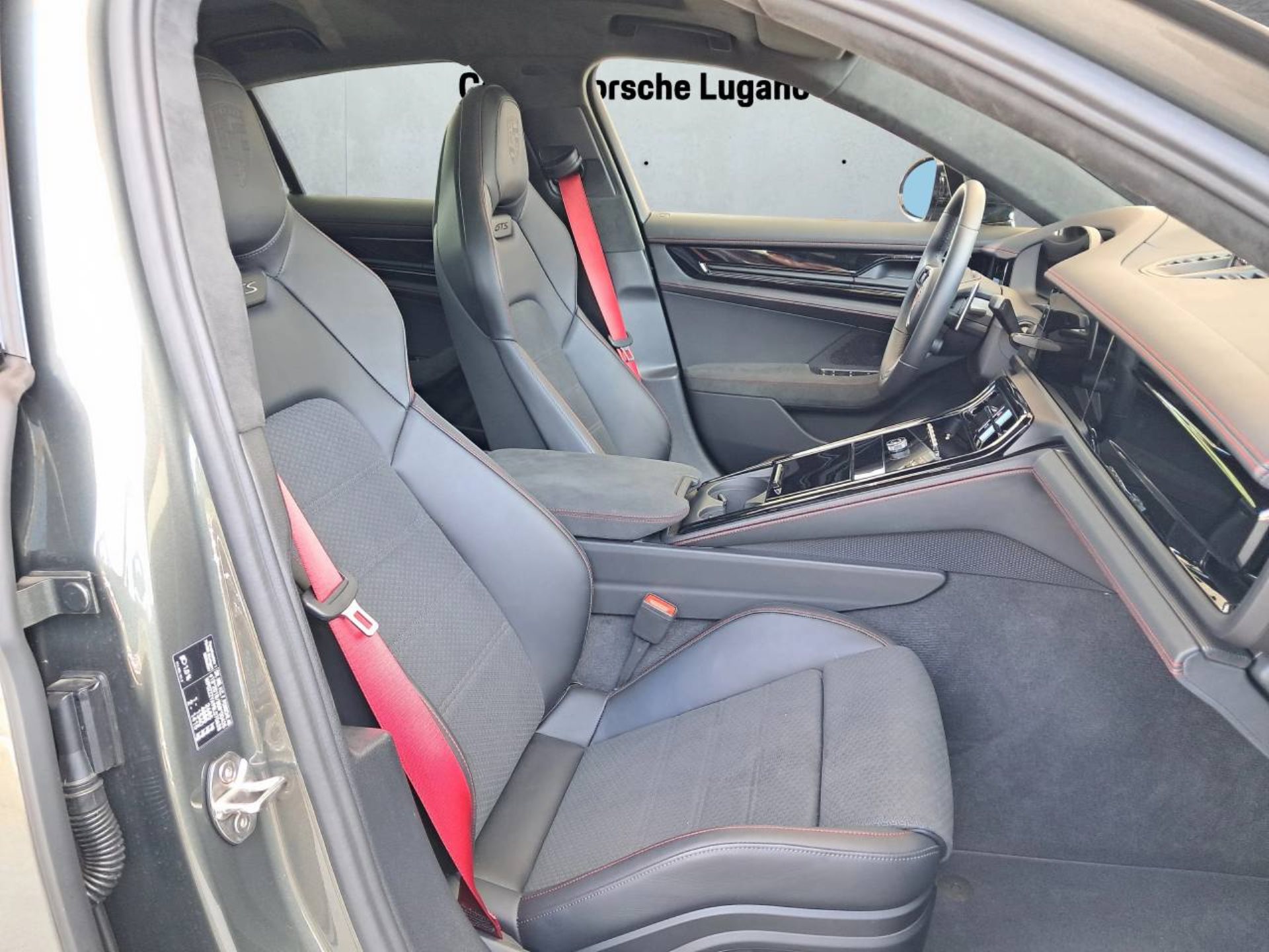 PORSCHE Panamera GTS-image-13