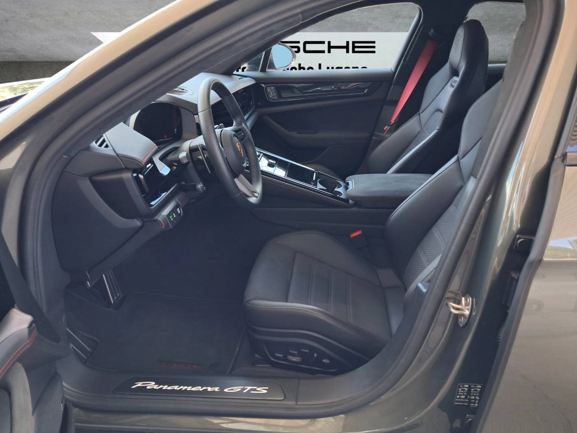 PORSCHE Panamera GTS-image-3