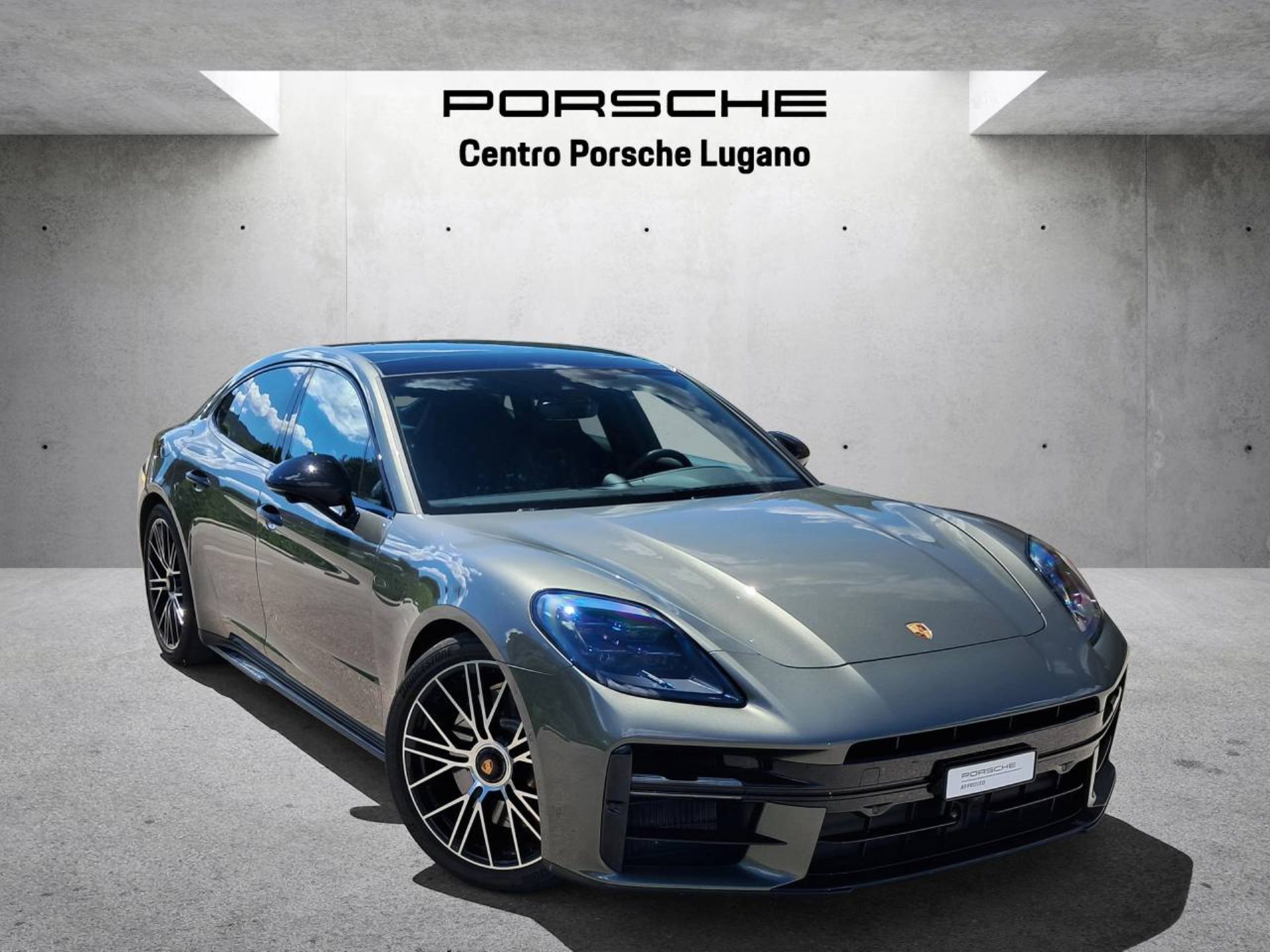 PORSCHE Panamera GTS-image-0