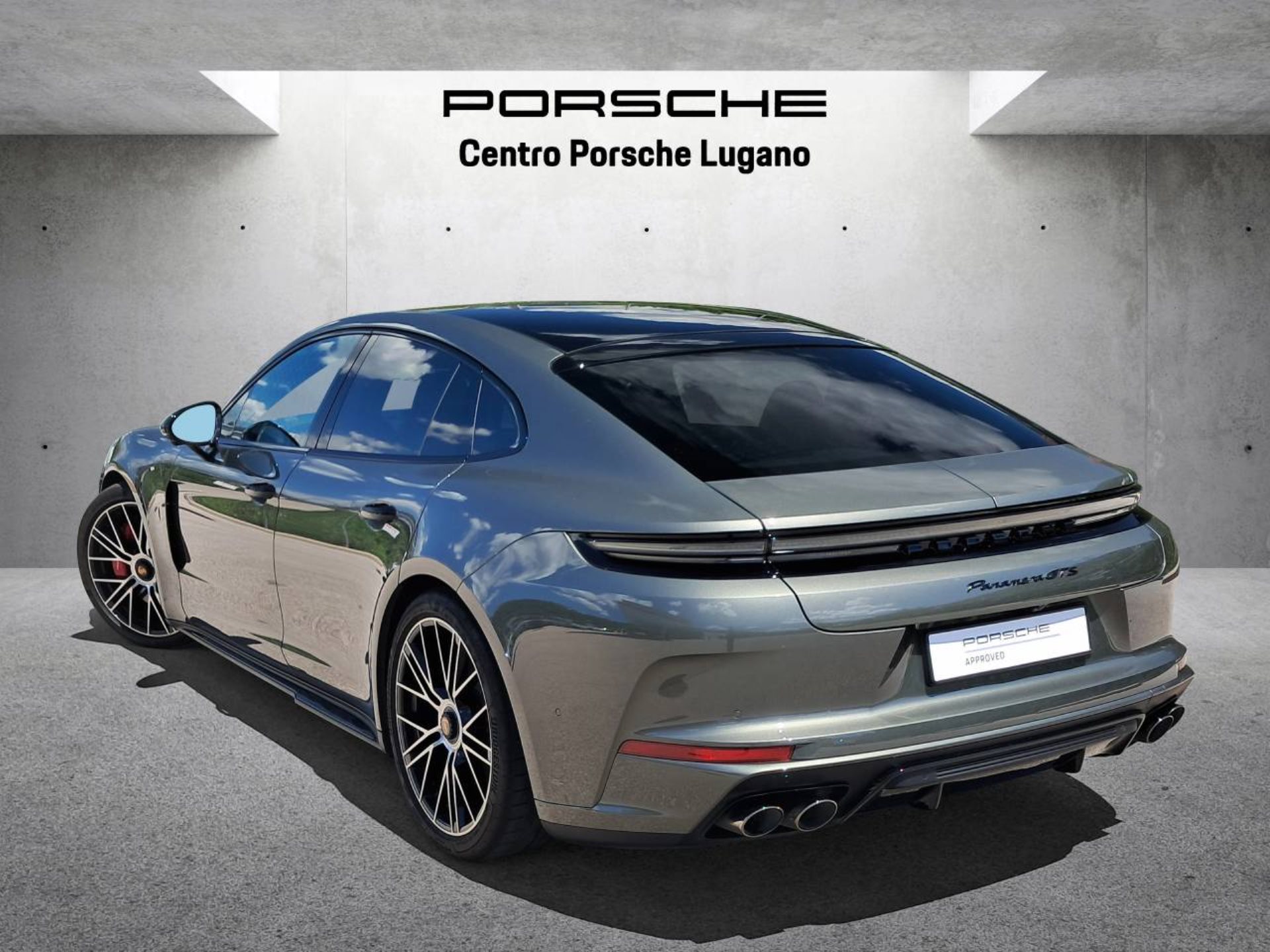 PORSCHE Panamera GTS-image-2
