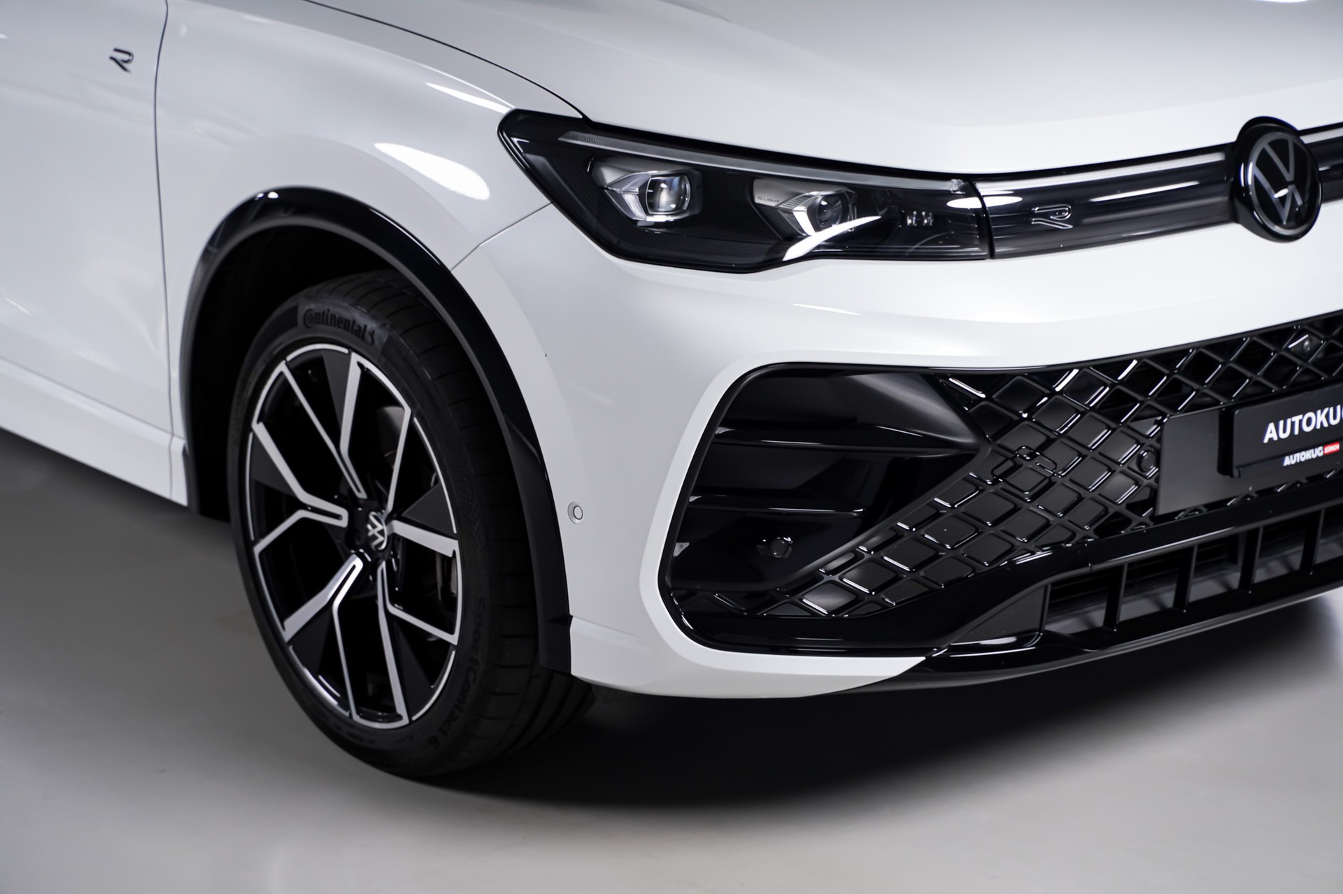 VW Tiguan 2.0 TSI DSG R-Line 4Motion-image-3