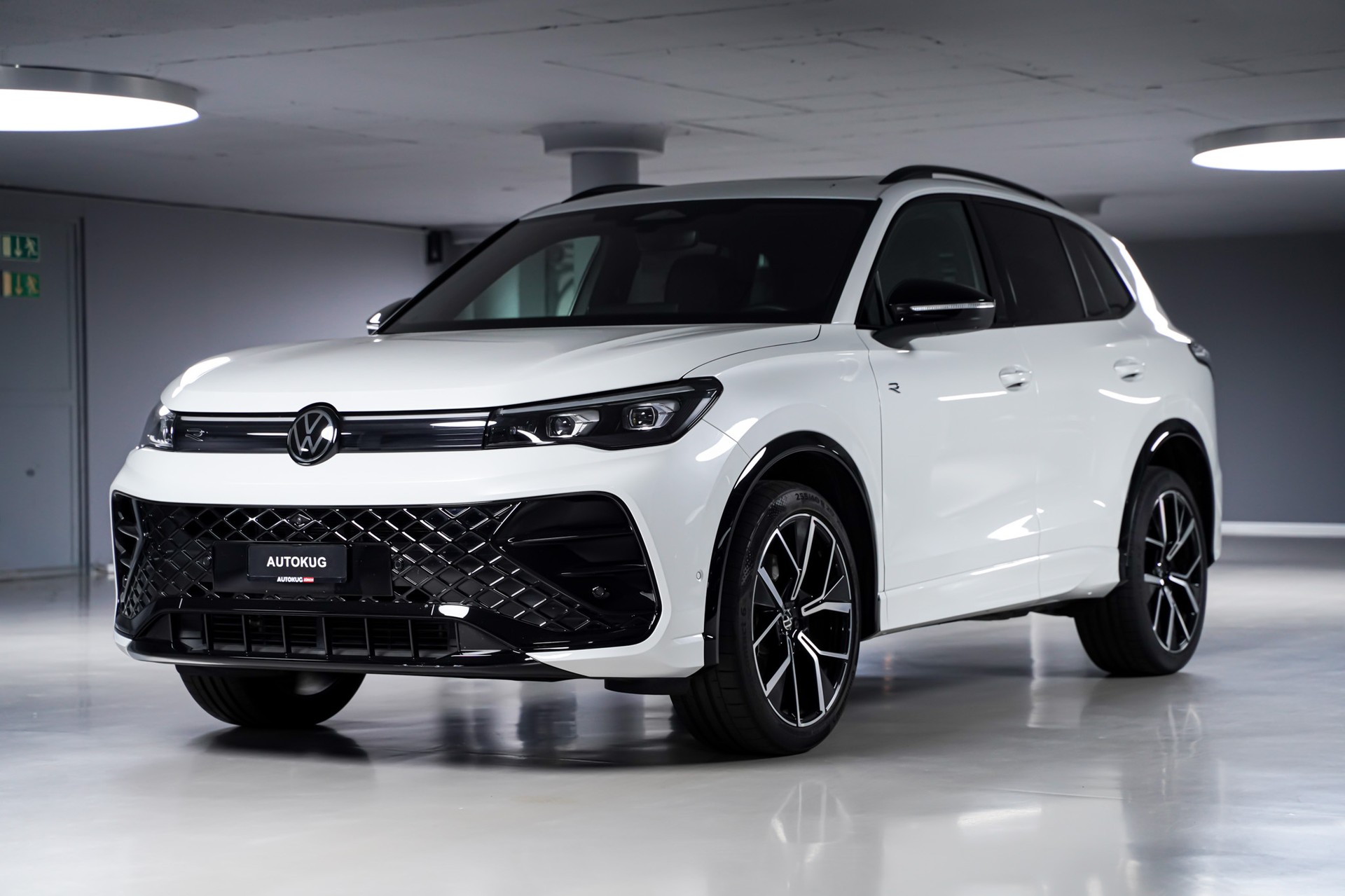 VW Tiguan 2.0 TSI DSG R-Line 4Motion-image-0