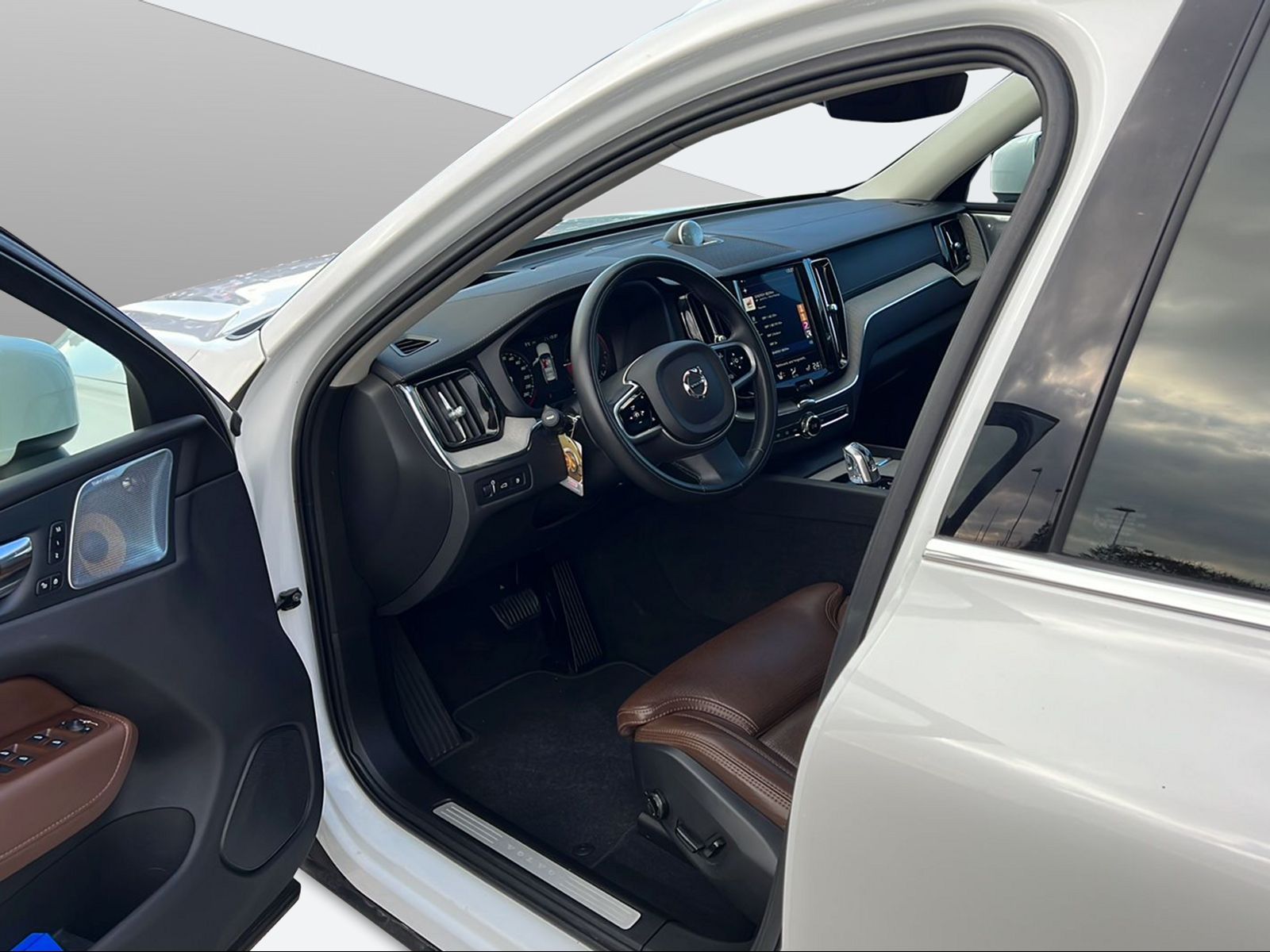 VOLVO XC60 2.0 T8 TE Inscription AWD-image-5