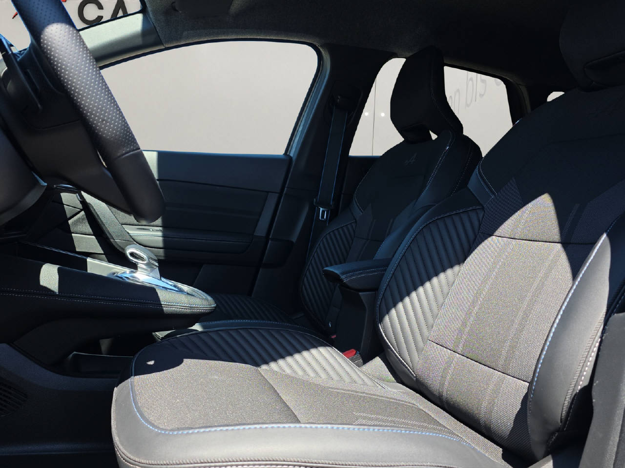 RENAULT Captur 1.3 TCe 160 esprit Alpine-image-8