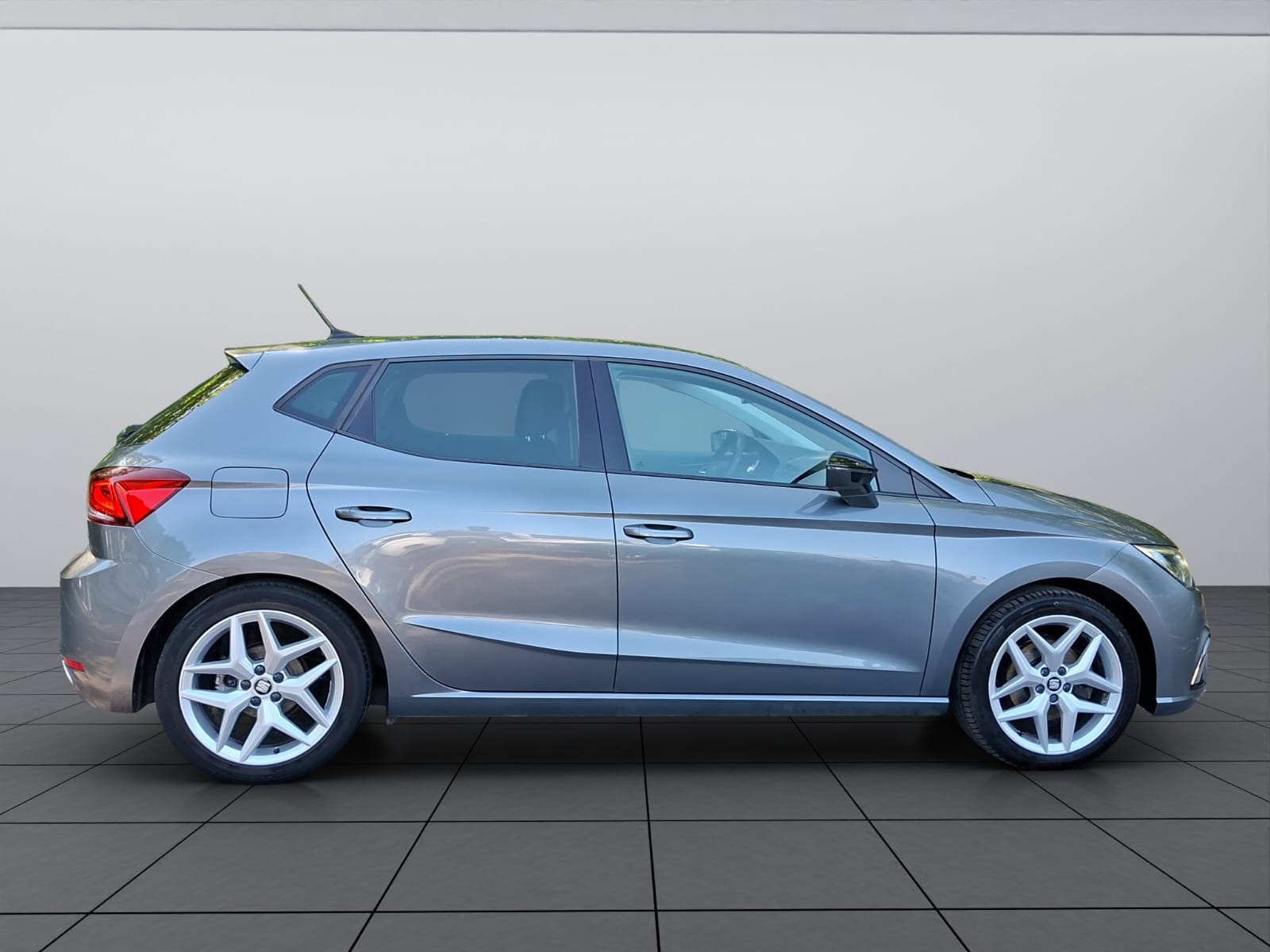 SEAT Ibiza 1.5 TSI EVO FR-image-8