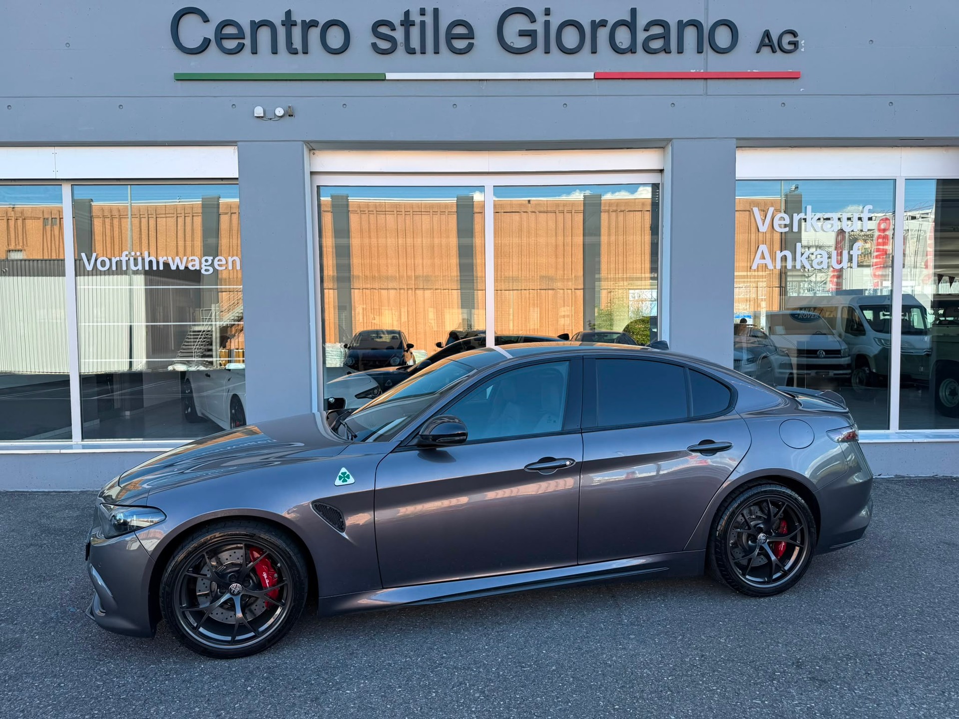 ALFA ROMEO Giulia 2.9 V6 Quadrifoglio 520PS MY25/26-image-1