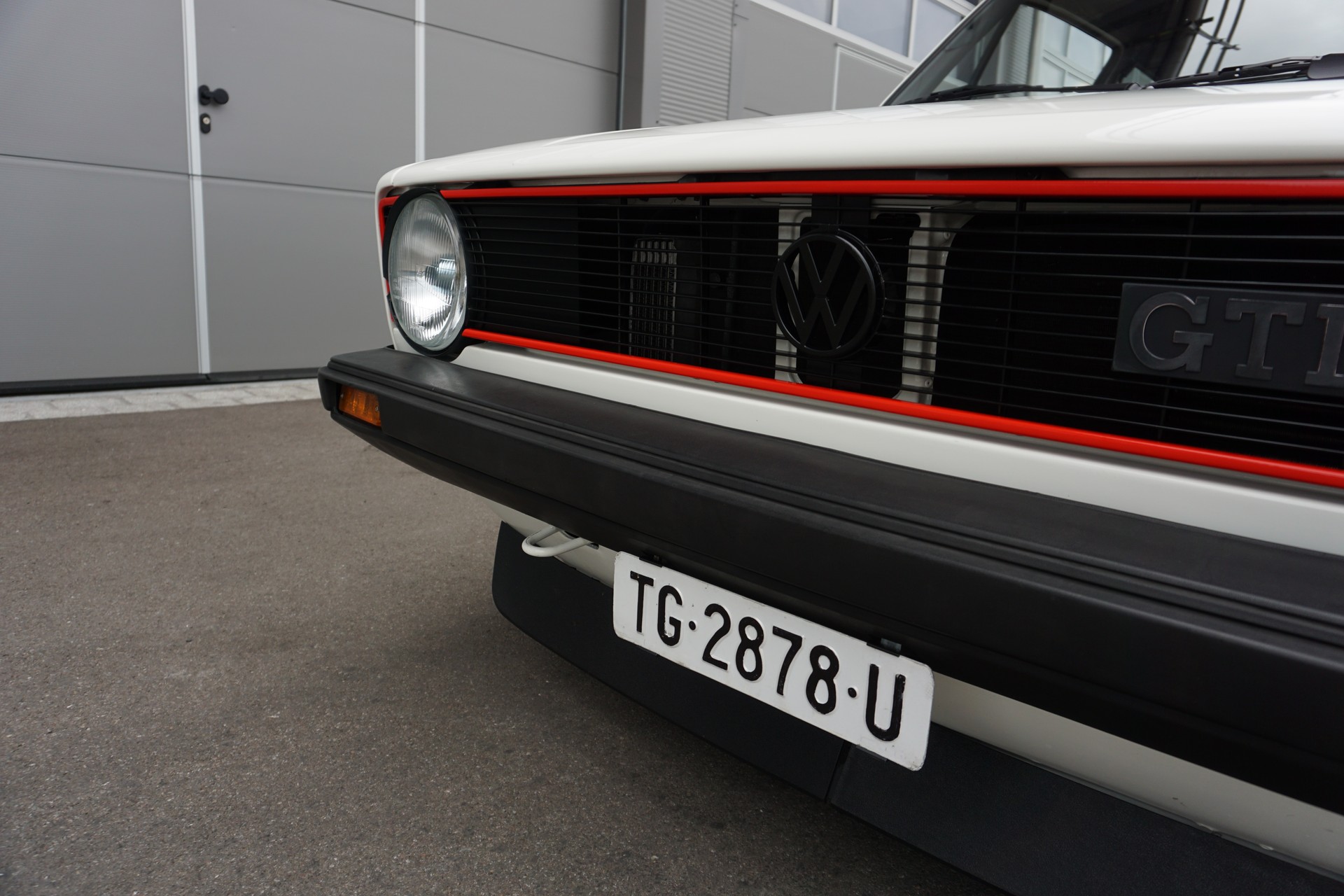 VW Golf 1800 GTI-image-13