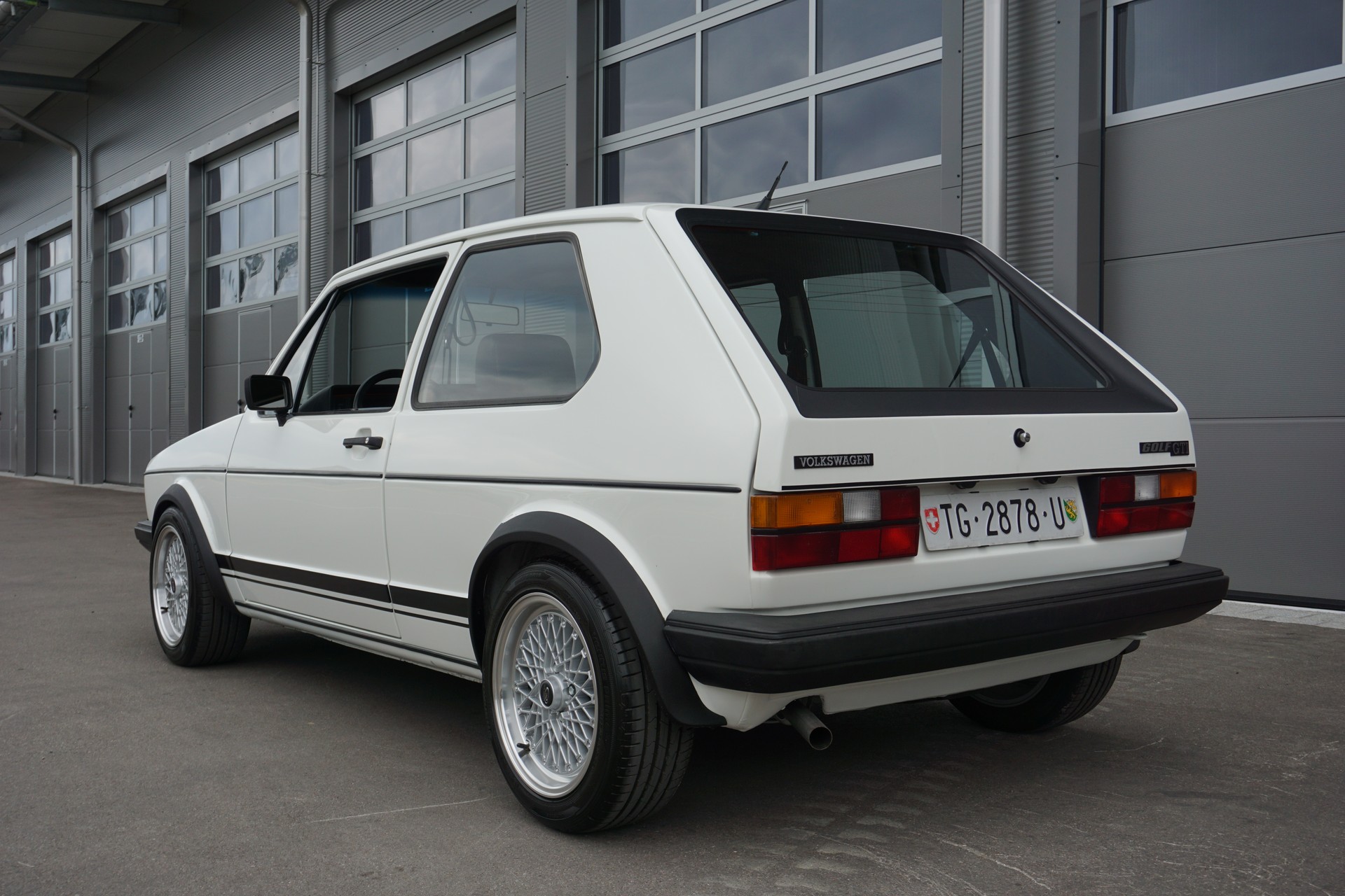 VW Golf 1800 GTI-image-2