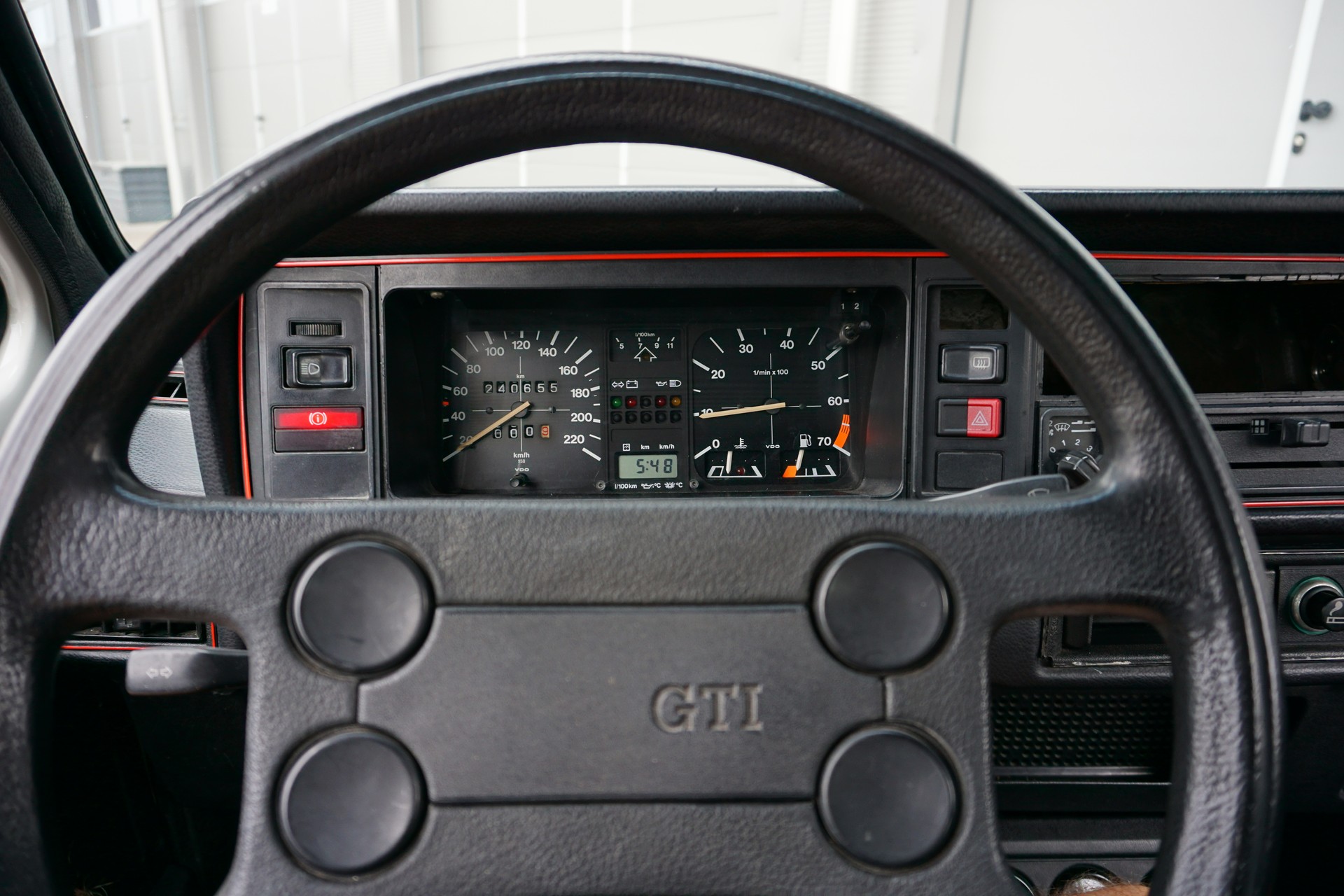 VW Golf 1800 GTI-image-9