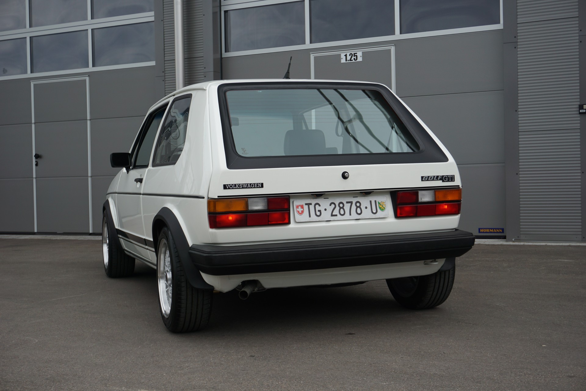 VW Golf 1800 GTI-image-4