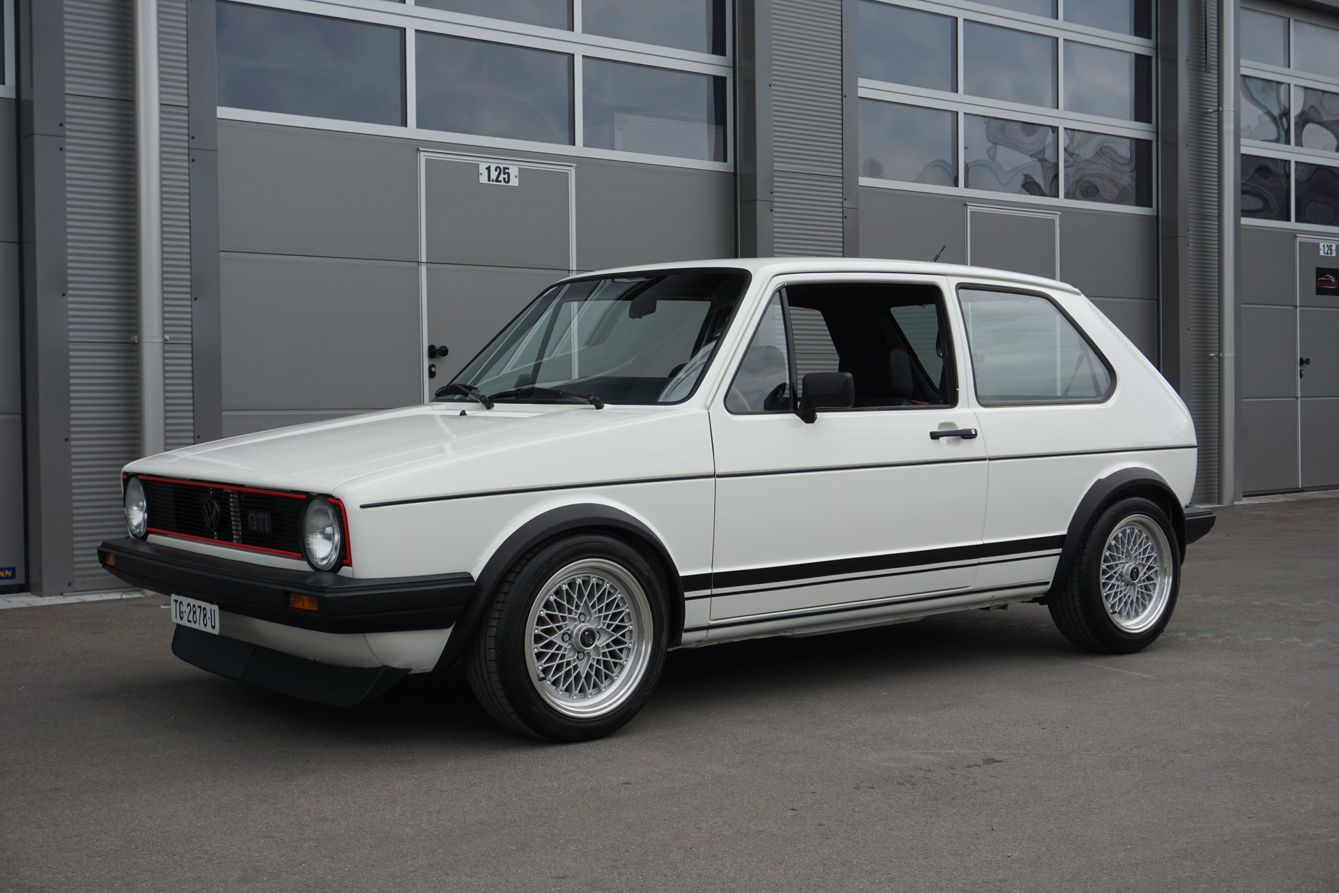 VW Golf 1800 GTI-image-1