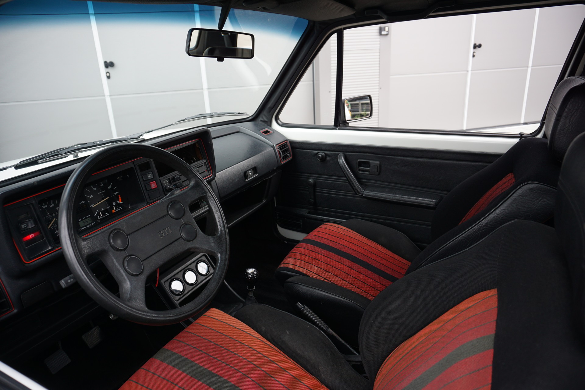 VW Golf 1800 GTI-image-6