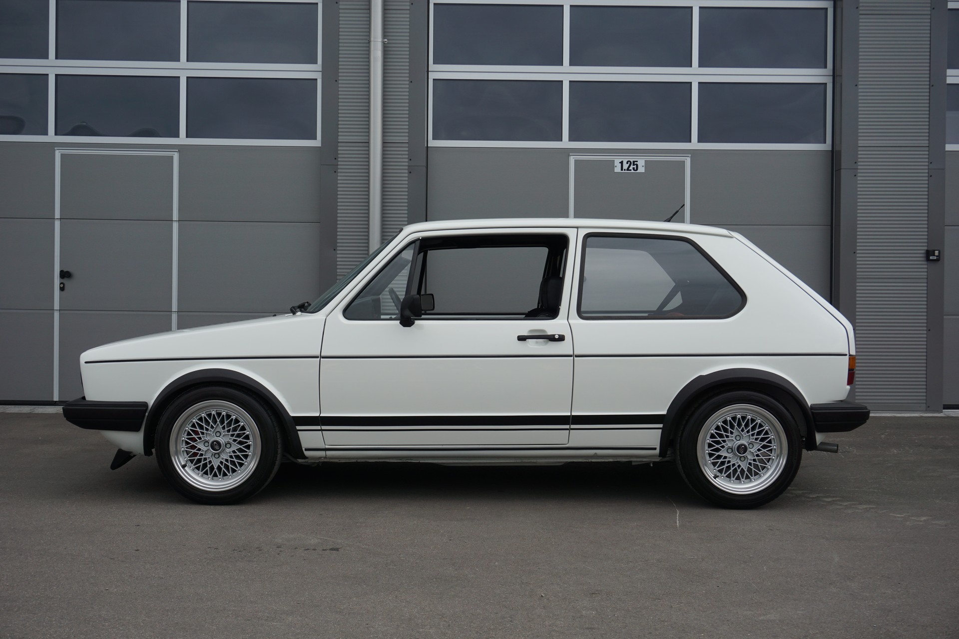 VW Golf 1800 GTI-image-2
