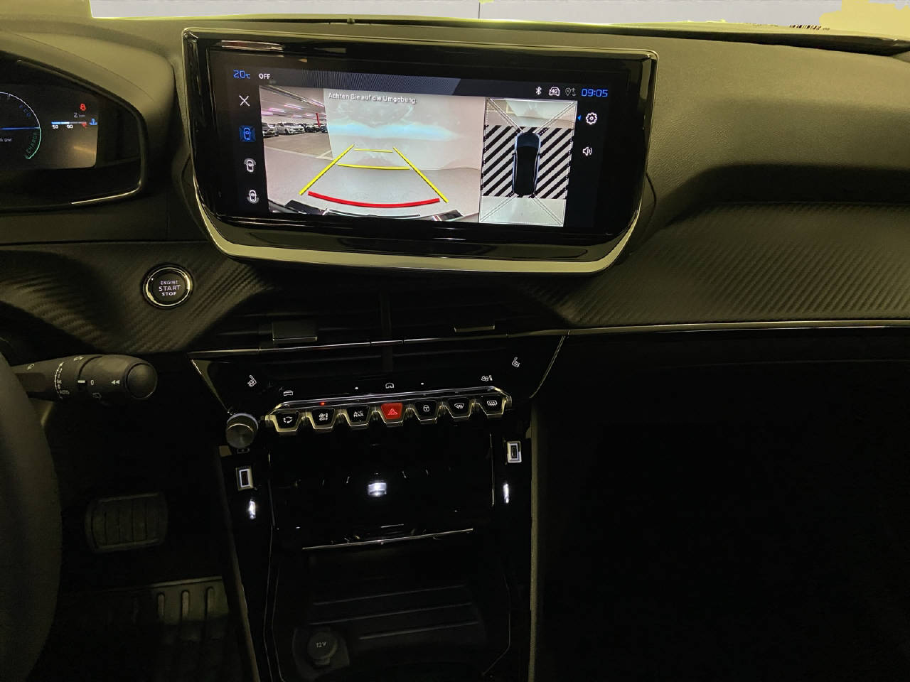 PEUGEOT 2008 1.2 Hybrid 145 Allure Premium EW-image-9