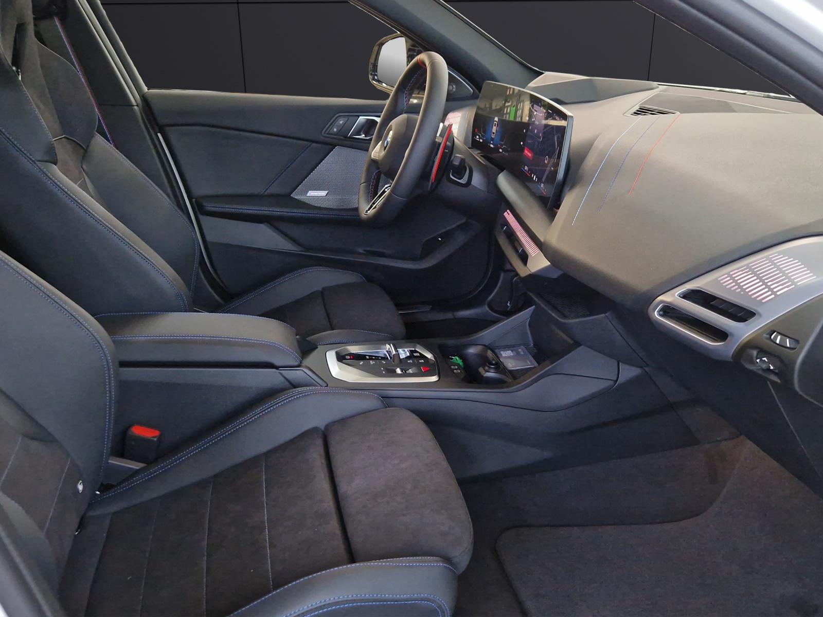 BMW M135i xDrive-image-14
