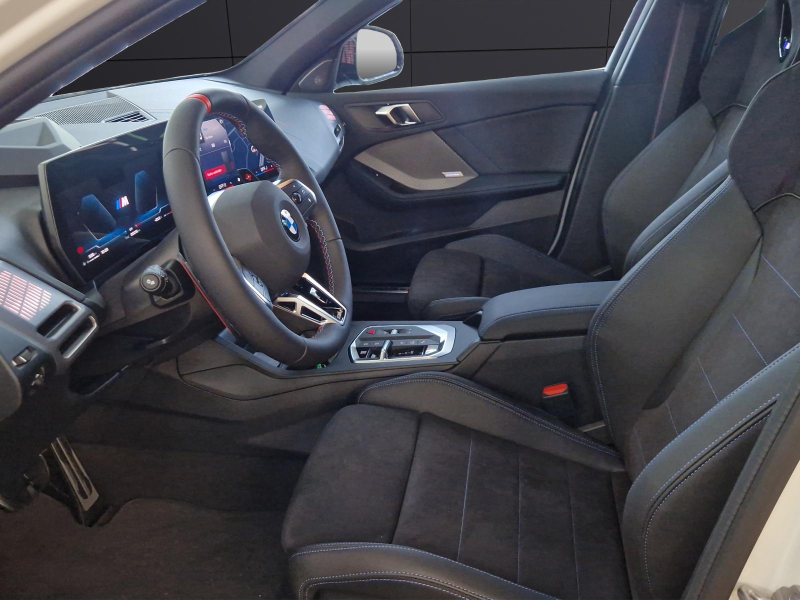 BMW M135i xDrive-image-10