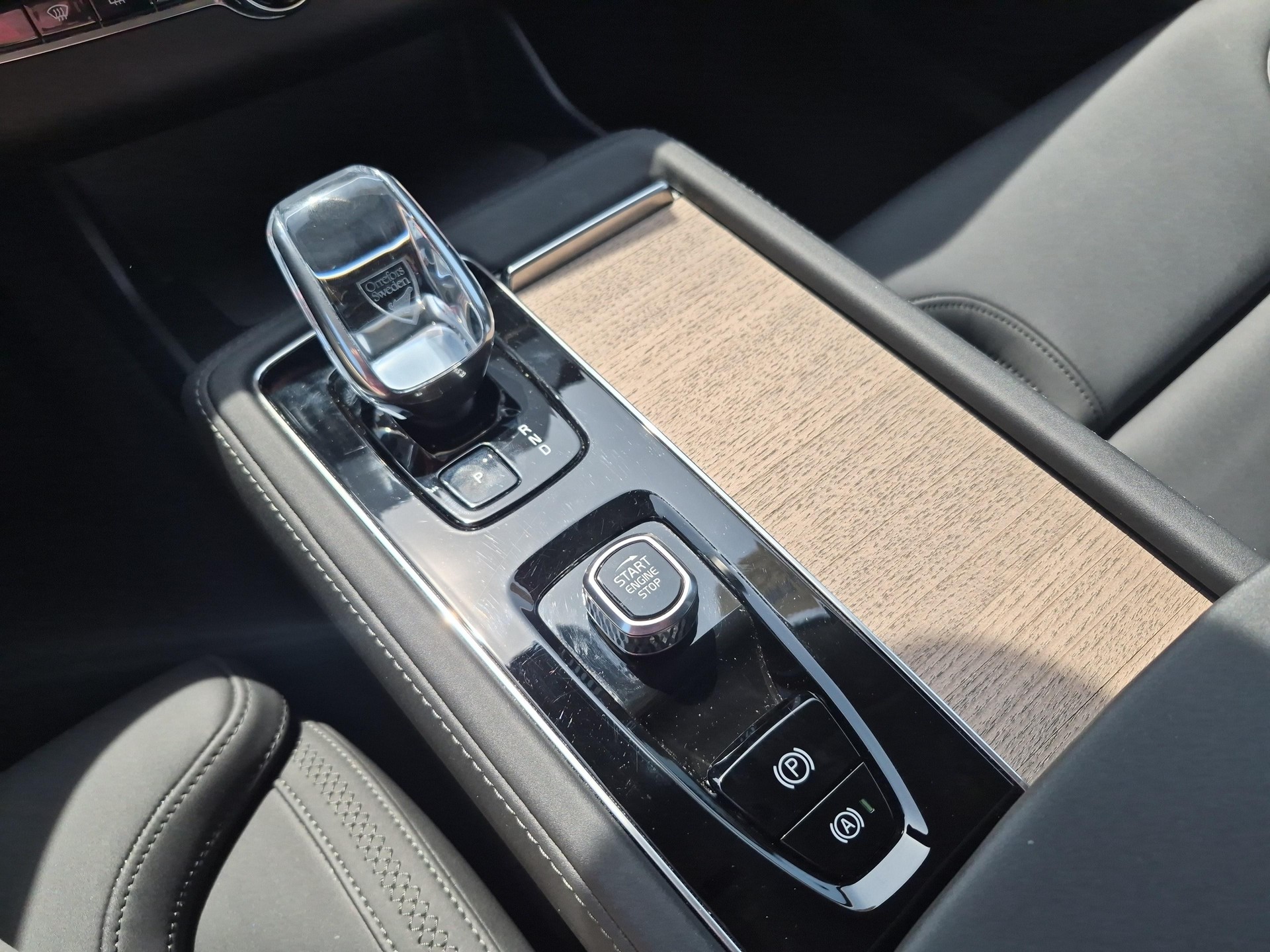 VOLVO XC90 2.0 T8 TE Plus Dark eAWD-image-15