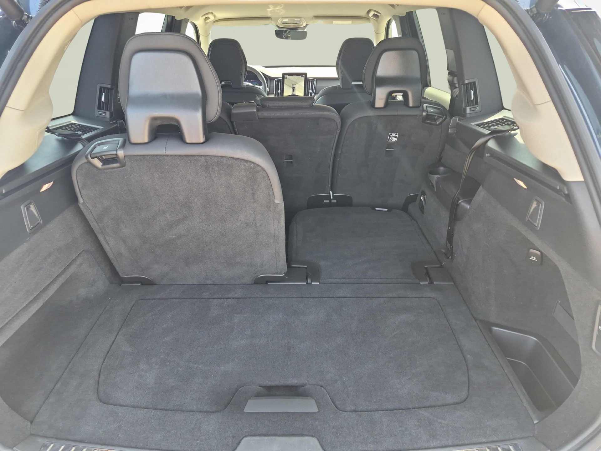 VOLVO XC90 2.0 T8 TE Plus Dark eAWD-image-12