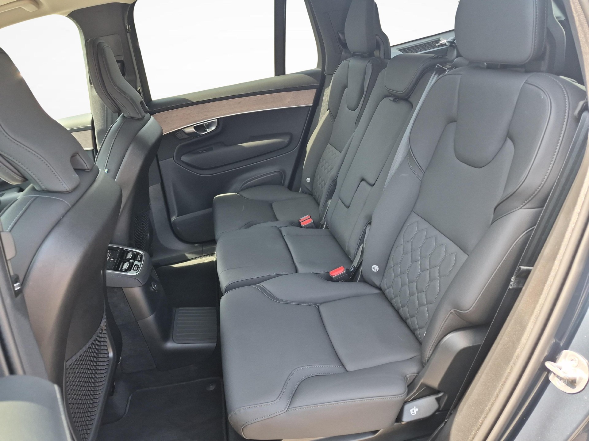 VOLVO XC90 2.0 T8 TE Plus Dark eAWD-image-11