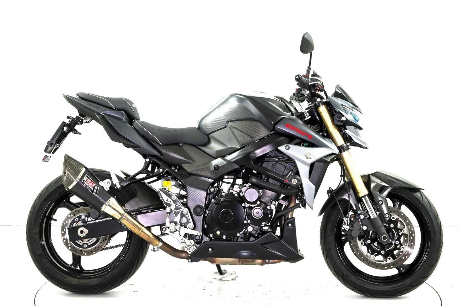SUZUKI GSR 750 ABS-showroom-element-3