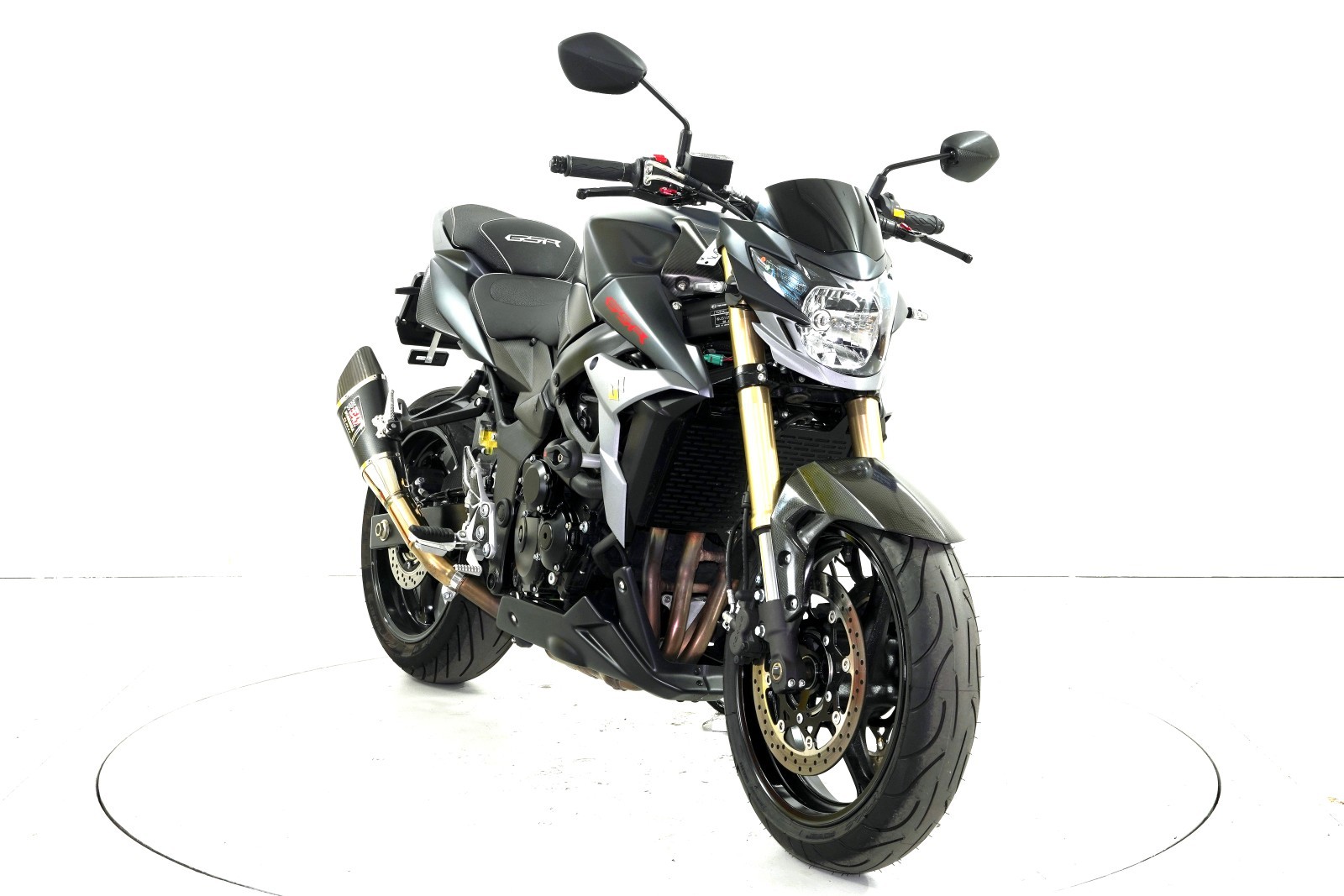 SUZUKI GSR 750 ABS-showroom-element-1