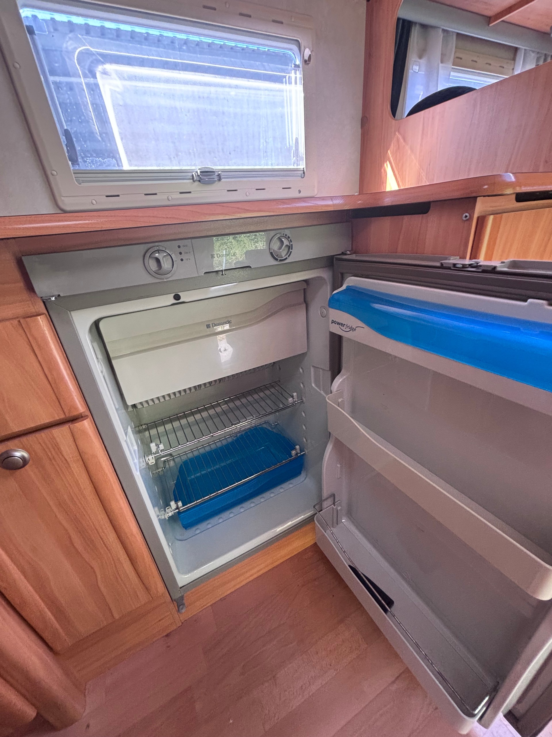 ADRIA Mercedes-Benz StarGo 670SP-image-7