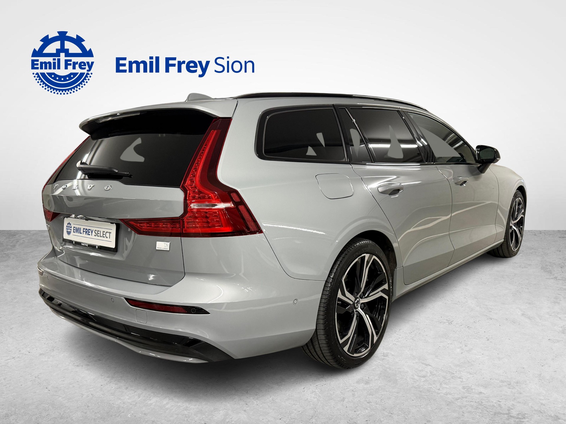 VOLVO V60 2.0 T6 TE Ultimate Dark eAWD-image-3