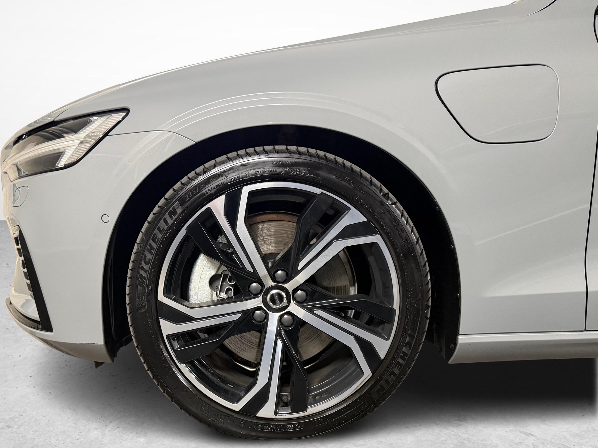 VOLVO V60 2.0 T6 TE Ultimate Dark eAWD-image-9