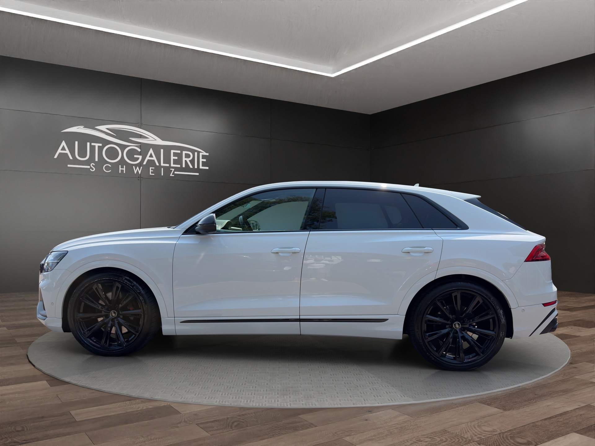 AUDI SQ8 TFSI quattro | CH Fzg. | NP: 199K | Carbon | Nachtsicht | Massage | B&O Advanced | AHK | Standheiz. | VOLL |-image-1