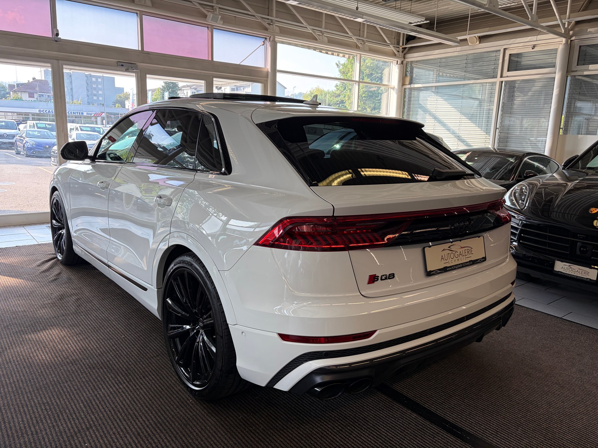 AUDI SQ8 TFSI quattro | CH Fzg. | NP: 199K | Carbon | Nachtsicht | Massage | B&O Advanced | AHK | Standheiz. | VOLL |-image-9