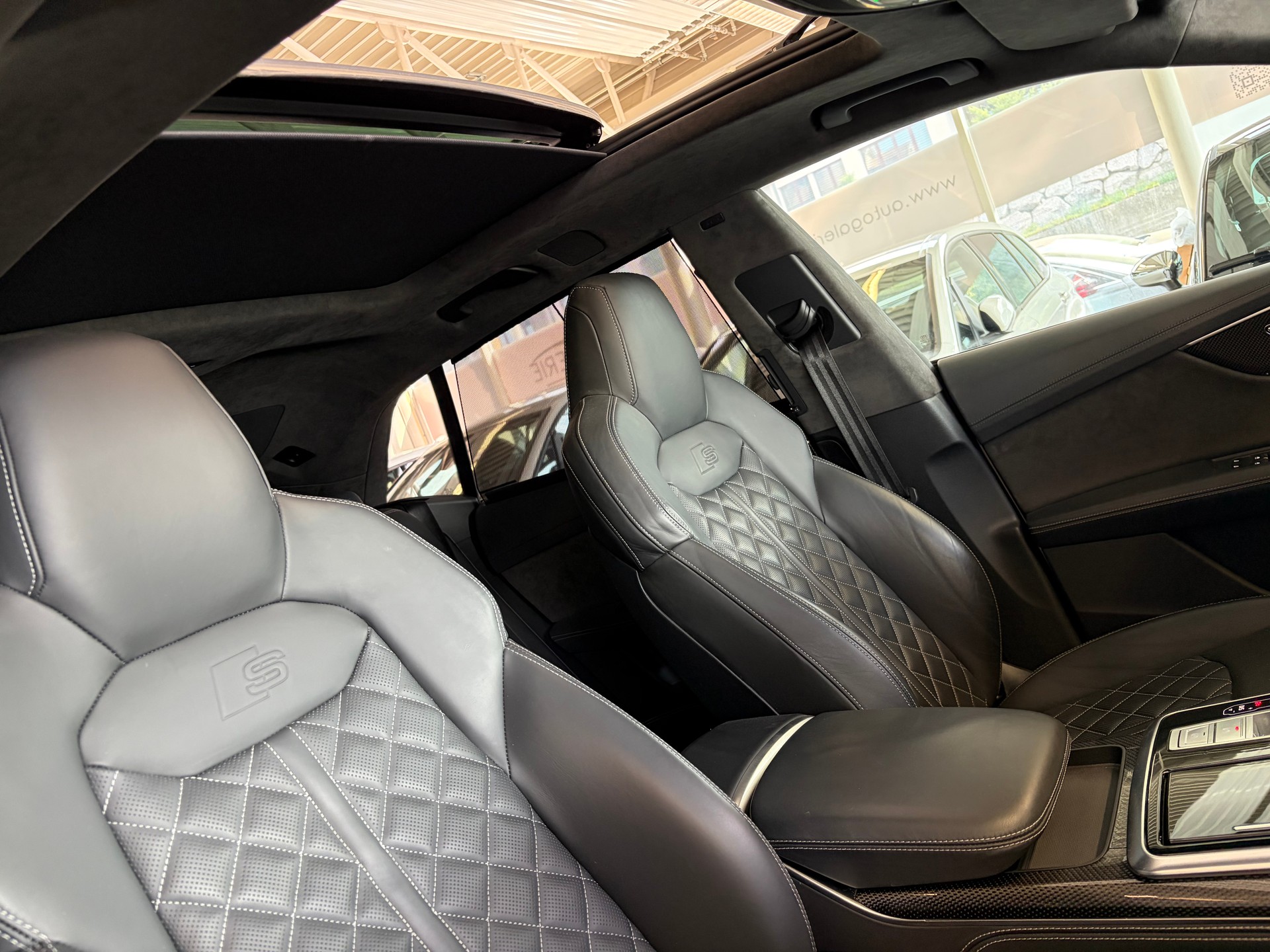 AUDI SQ8 TFSI quattro | CH Fzg. | NP: 199K | Carbon | Nachtsicht | Massage | B&O Advanced | AHK | Standheiz. | VOLL |-image-33