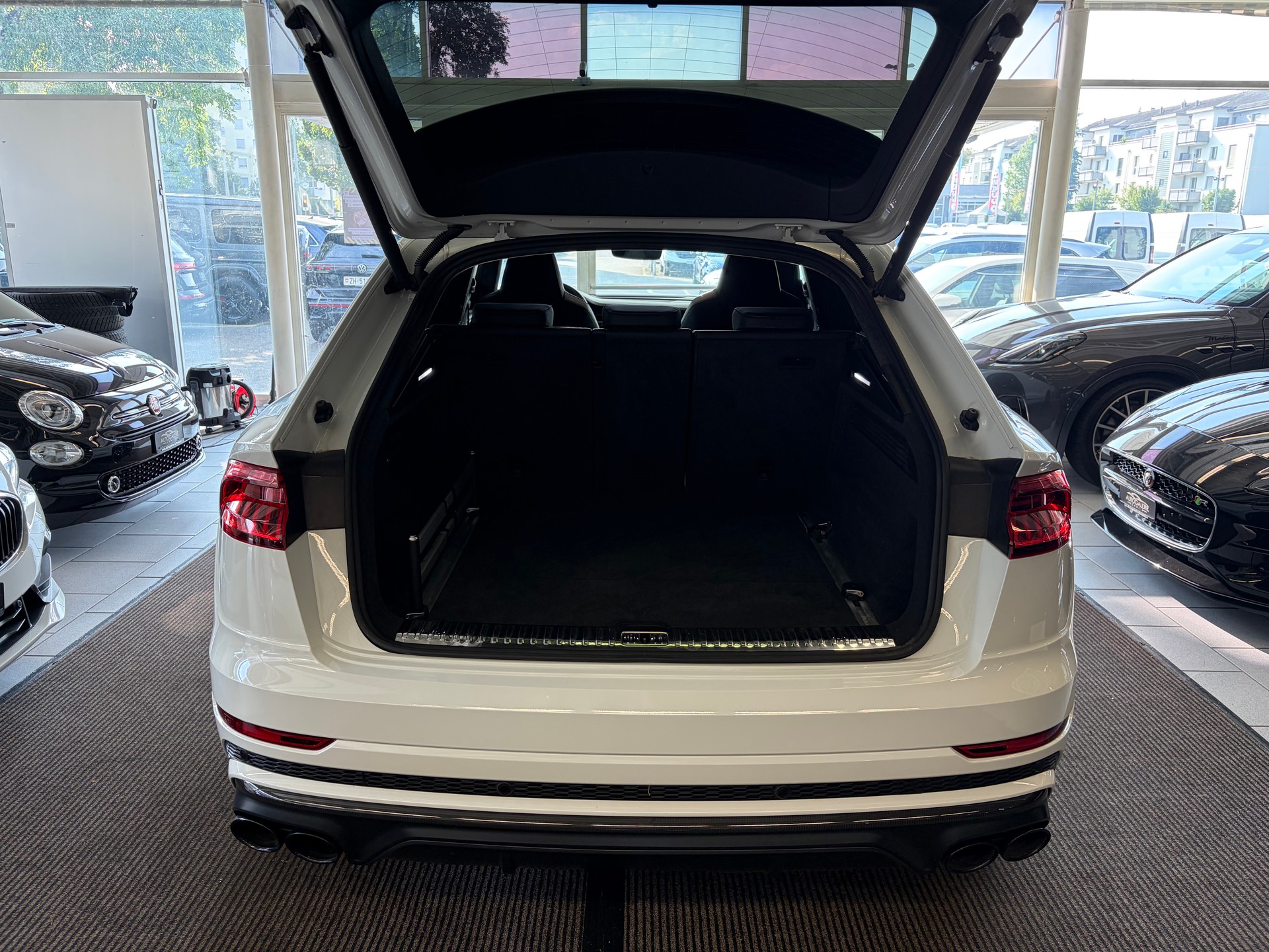 AUDI SQ8 TFSI quattro | CH Fzg. | NP: 199K | Carbon | Nachtsicht | Massage | B&O Advanced | AHK | Standheiz. | VOLL |-image-26