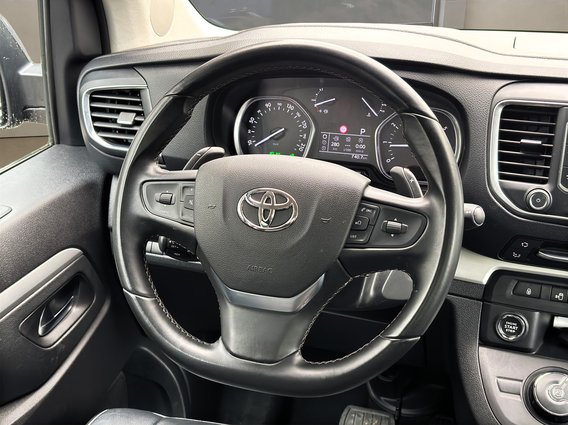 TOYOTA Proace Verso 2.0 D-4D VIP ❗TOP-AUSSTATTUNG❗Medium Automatic ✅CH-Fahrzeug & 8-fach bereift✅-image-13