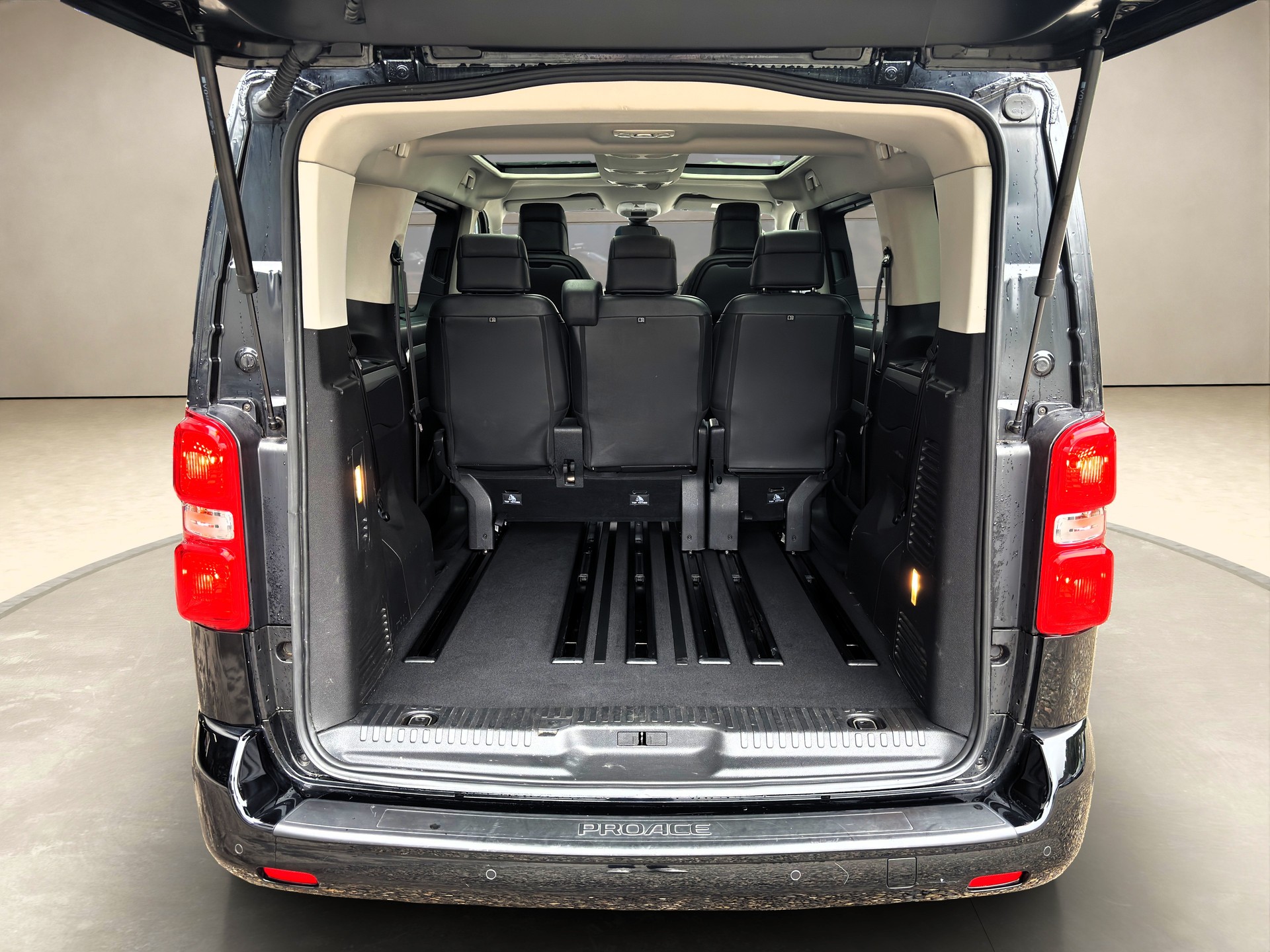 TOYOTA Proace Verso 2.0 D-4D VIP ❗TOP-AUSSTATTUNG❗Medium Automatic ✅CH-Fahrzeug & 8-fach bereift✅-image-15
