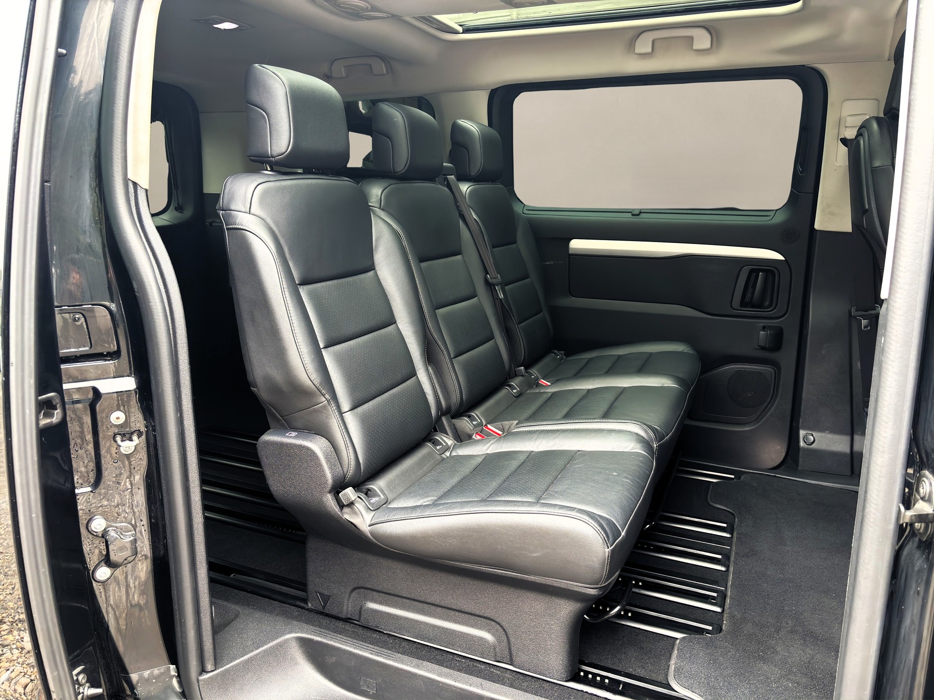 TOYOTA Proace Verso 2.0 D-4D VIP ❗TOP-AUSSTATTUNG❗Medium Automatic ✅CH-Fahrzeug & 8-fach bereift✅-image-14
