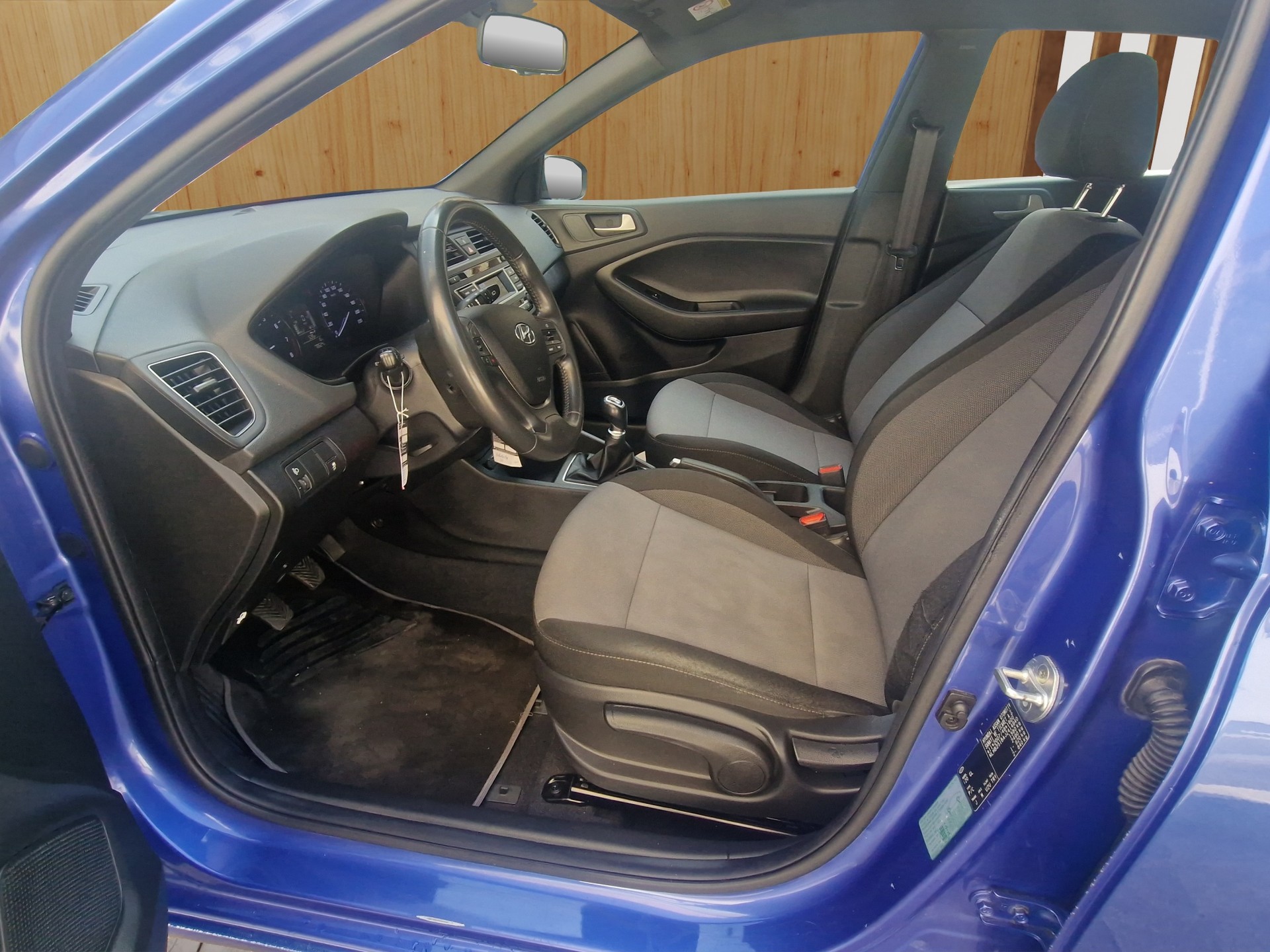 HYUNDAI i20 1.2 Amplia-image-10