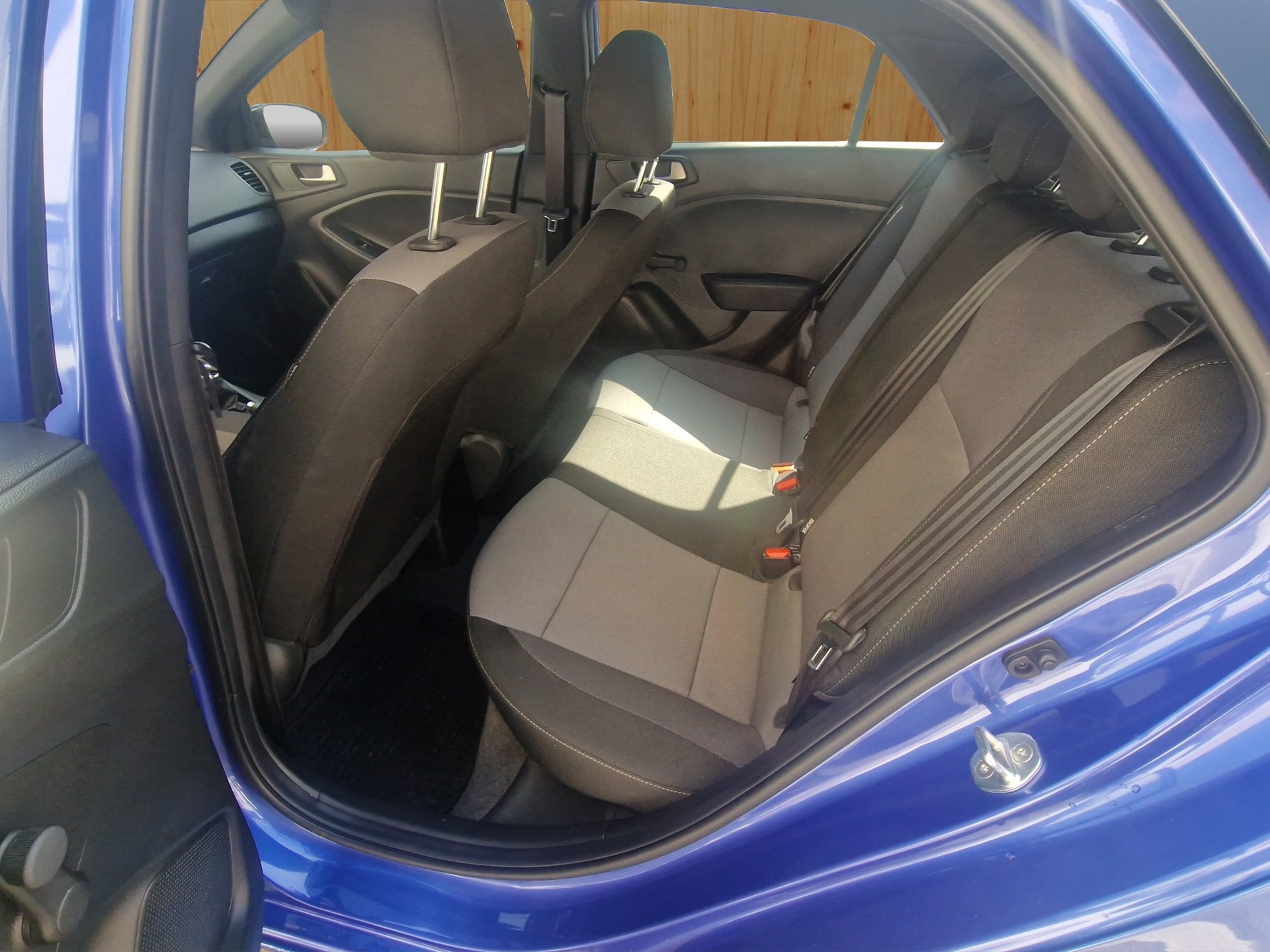 HYUNDAI i20 1.2 Amplia-image-9