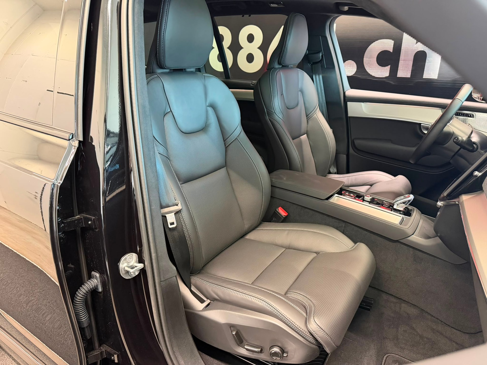 VOLVO XC90 T8 eAWD PluginHybrid Black Edition Geartronic-image-25