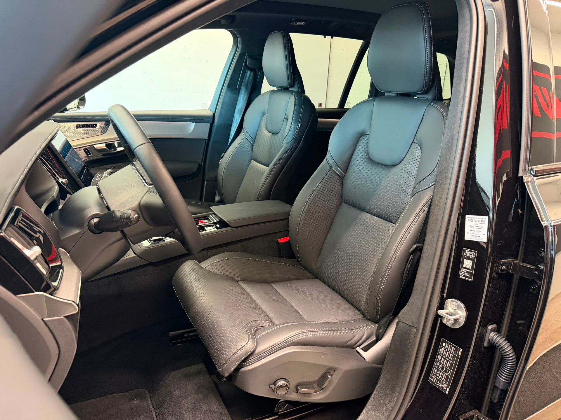 VOLVO XC90 T8 eAWD PluginHybrid Black Edition Geartronic-image-15