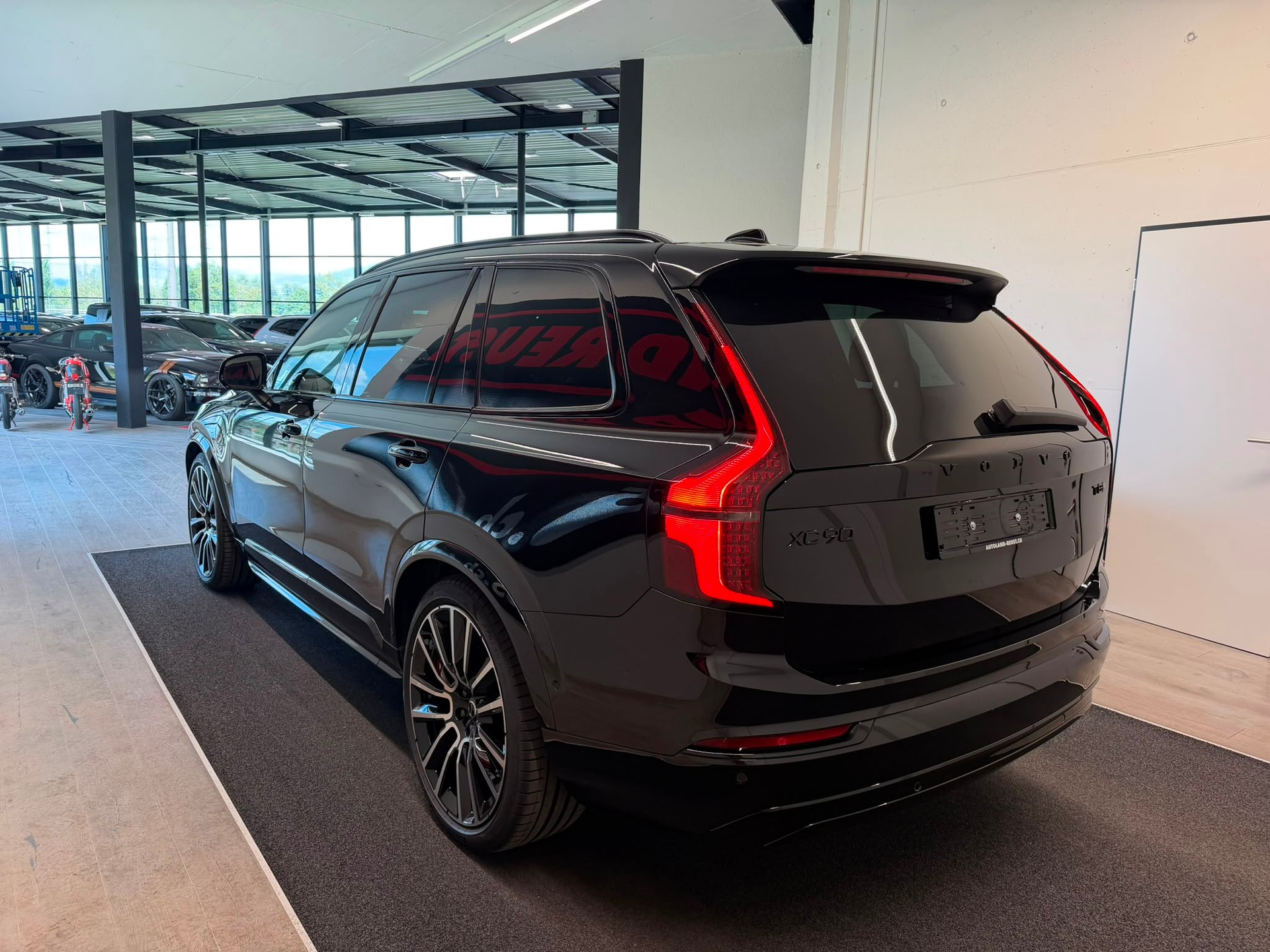 VOLVO XC90 T8 eAWD PluginHybrid Black Edition Geartronic-image-6
