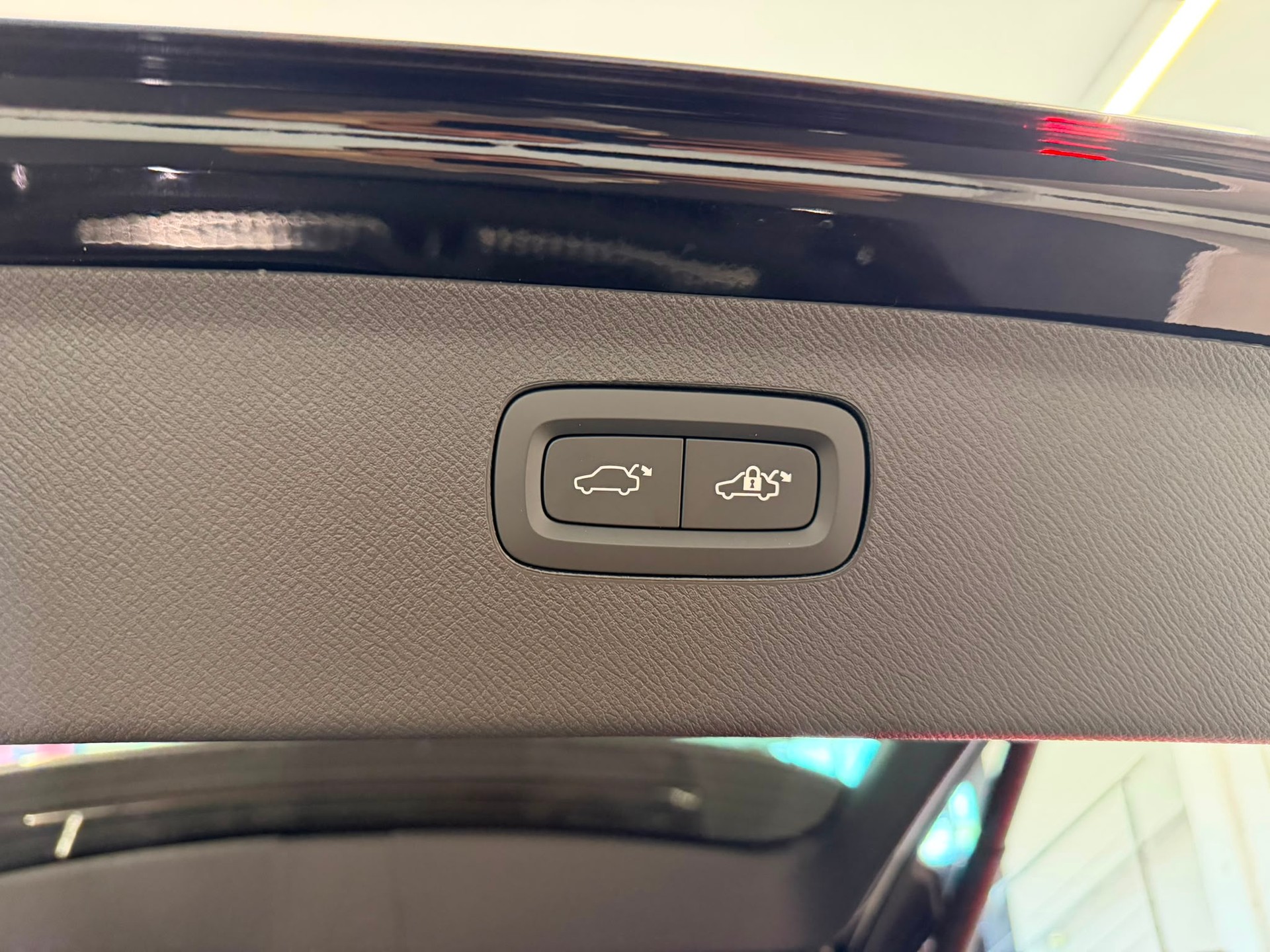 VOLVO XC90 T8 eAWD PluginHybrid Black Edition Geartronic-image-9