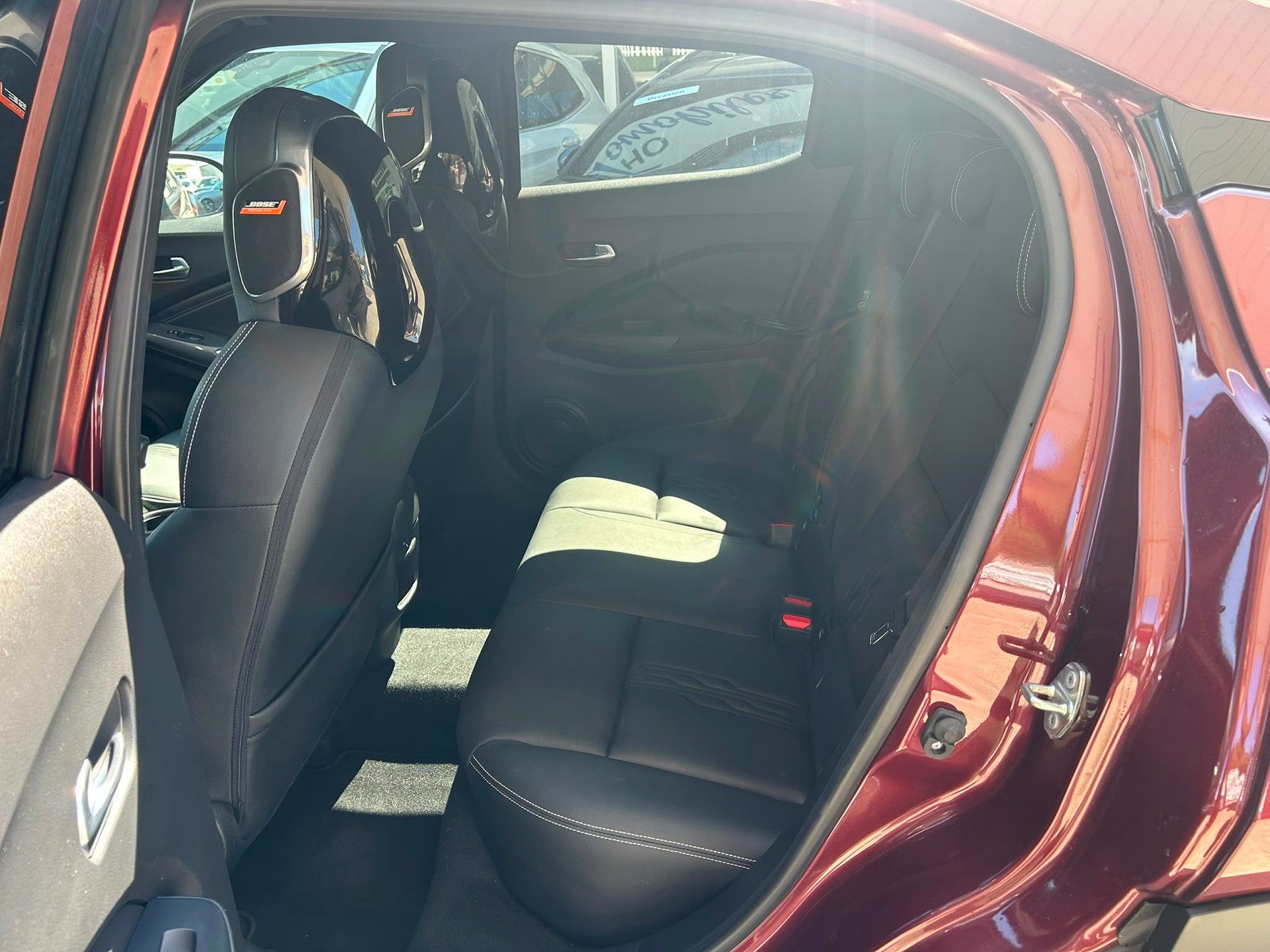 NISSAN Juke 1.0 DIG-T N-Connecta DCT-image-5