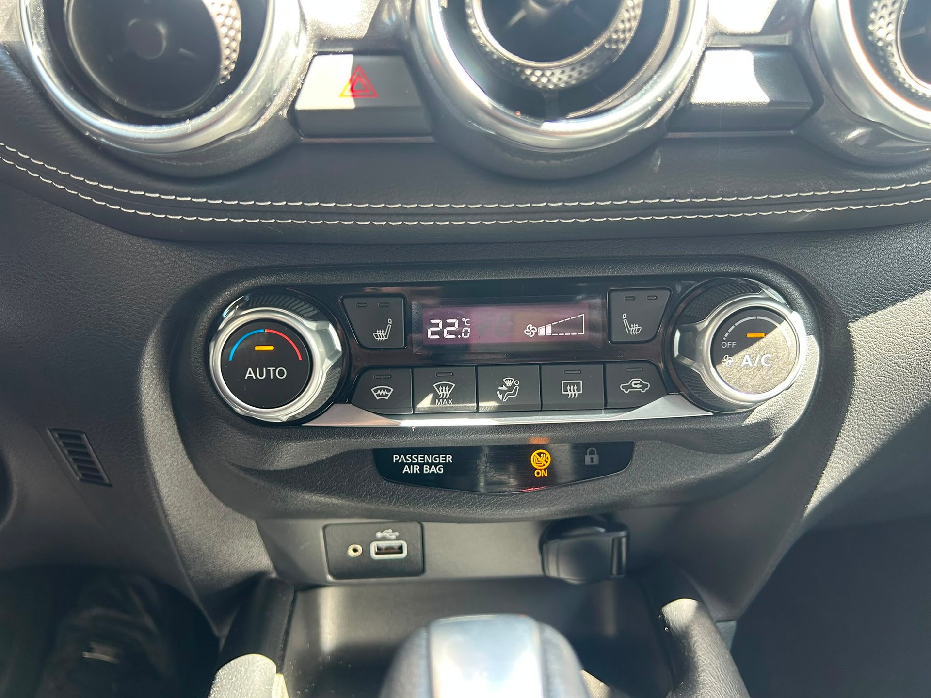 NISSAN Juke 1.0 DIG-T N-Connecta DCT-image-13