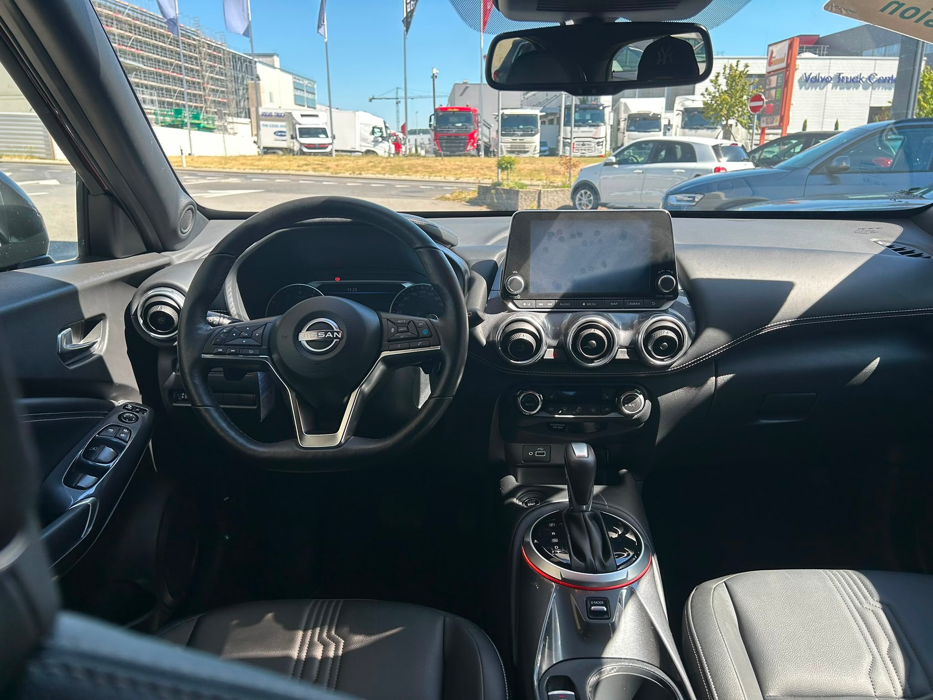 NISSAN Juke 1.0 DIG-T N-Connecta DCT-image-6