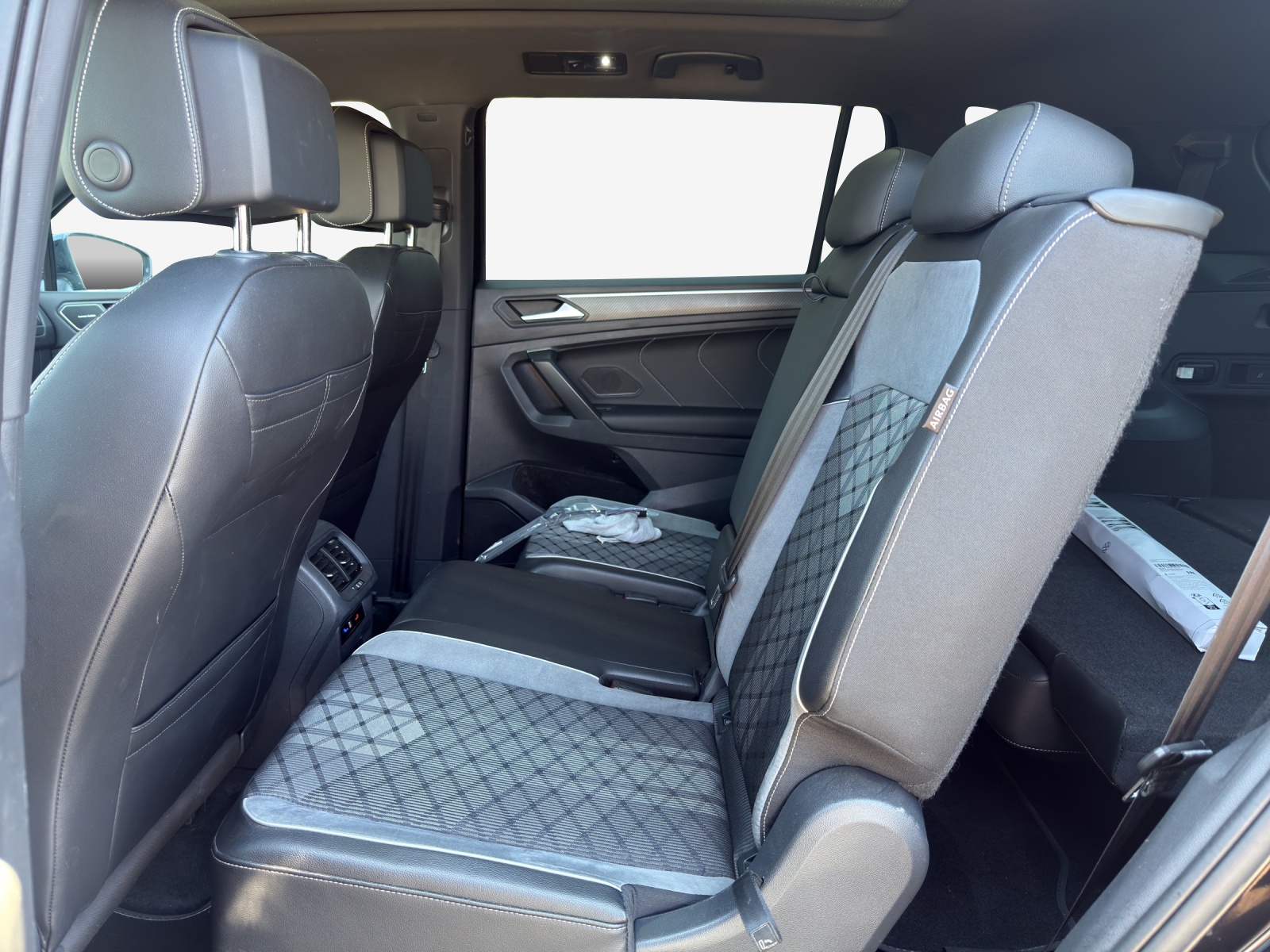 VW Tiguan Allspace 2.0TSI R-Line 4Motion DSG-image-11