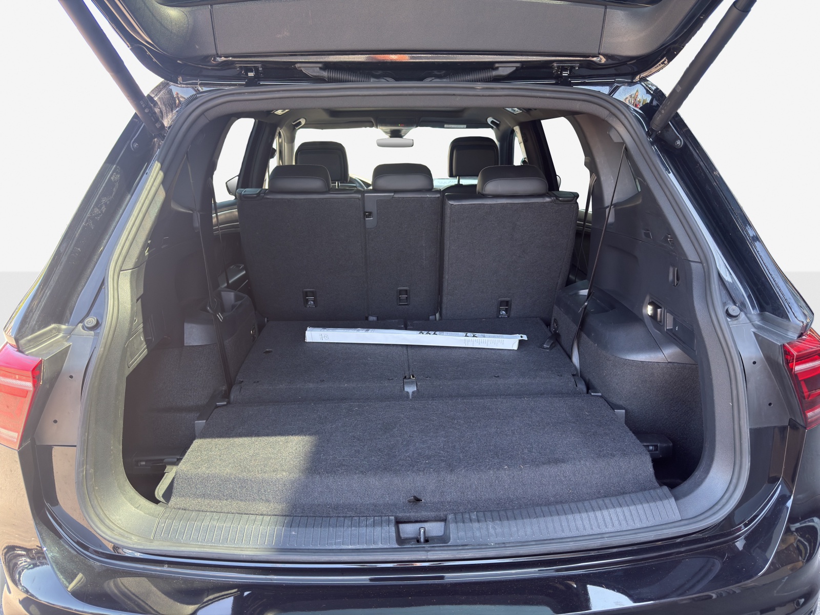 VW Tiguan Allspace 2.0TSI R-Line 4Motion DSG-image-12