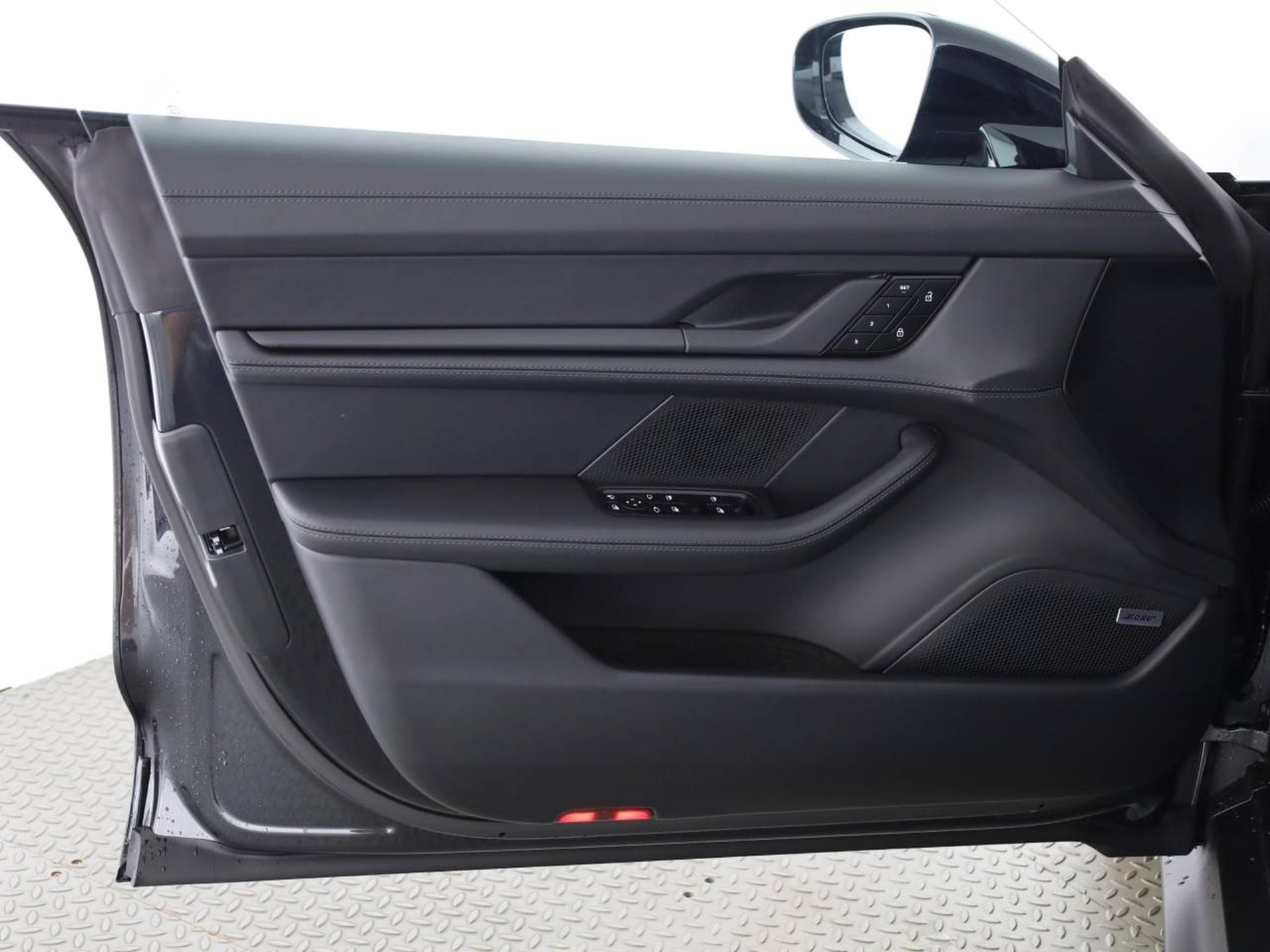 PORSCHE Taycan 4S Sport Turismo Black Edition-image-25