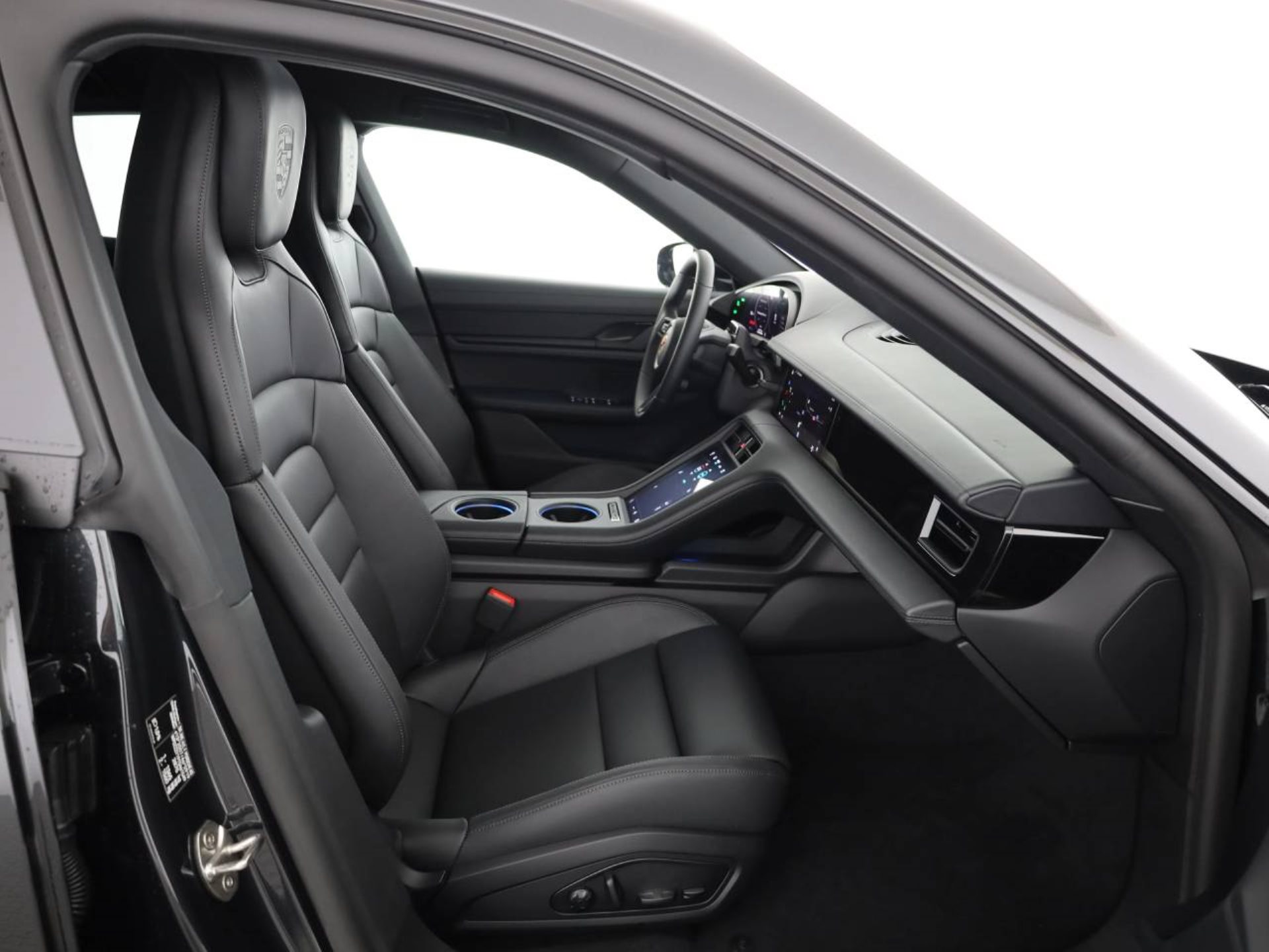 PORSCHE Taycan 4S Sport Turismo Black Edition-image-23