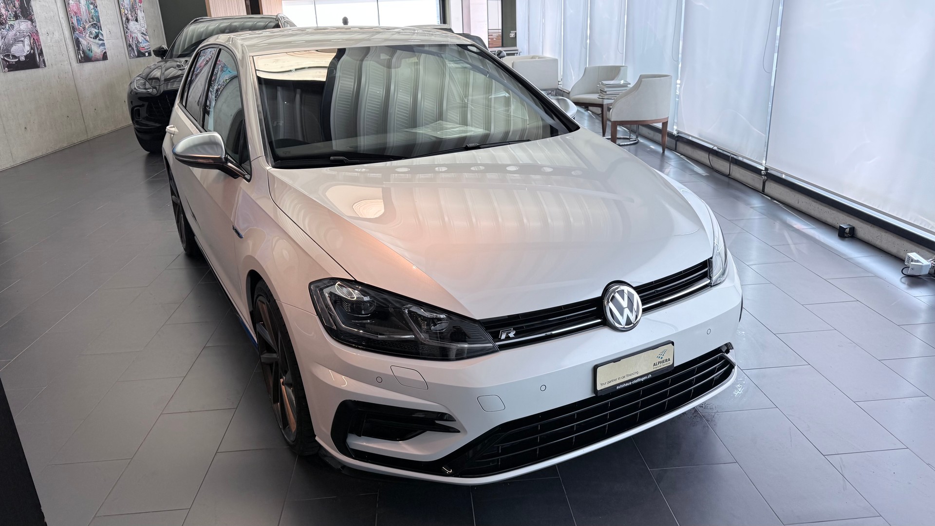 VW Golf VII 2.0 TSI R 310 DSG 4motion-image-1