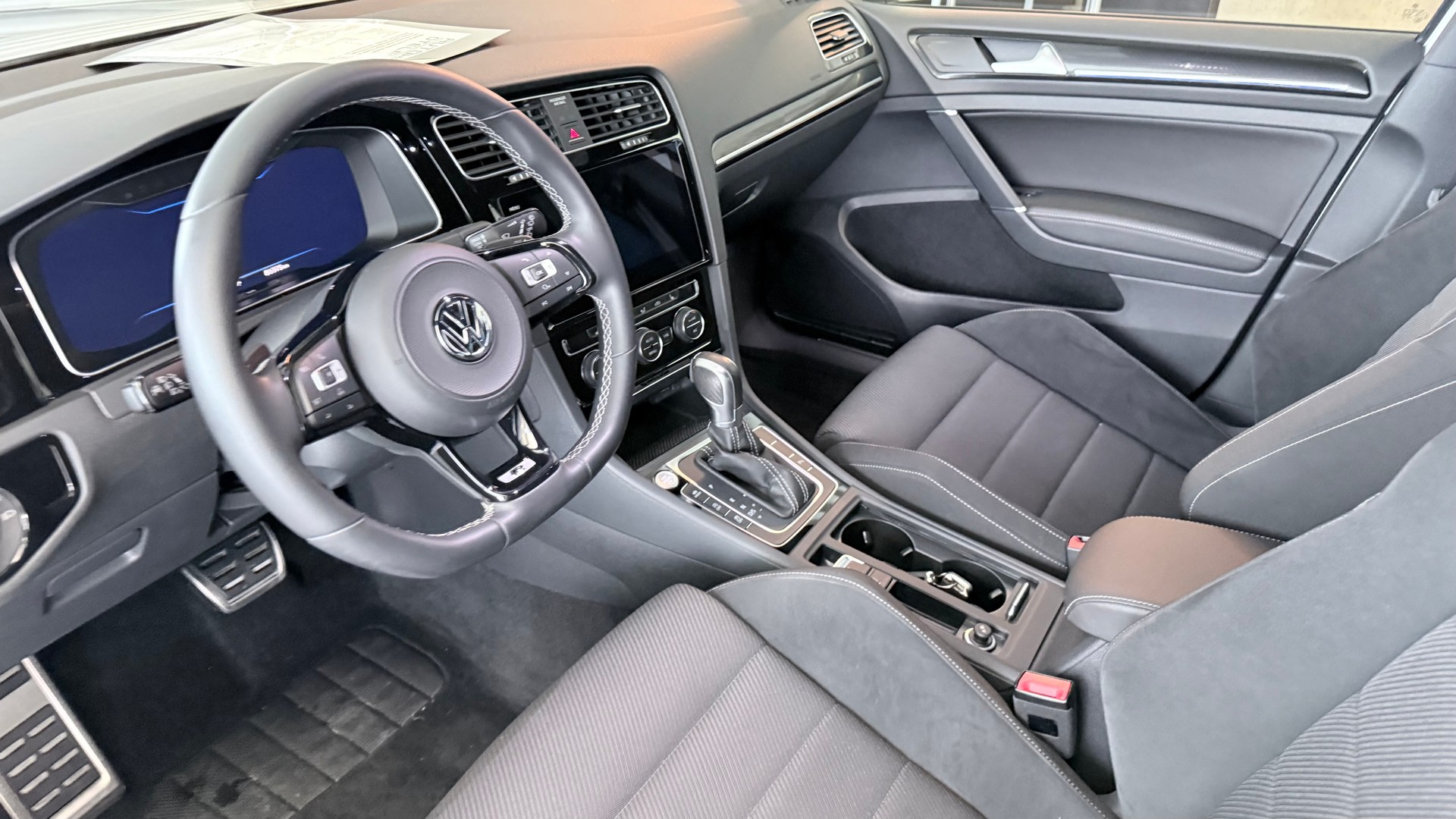 VW Golf VII 2.0 TSI R 310 DSG 4motion-image-10